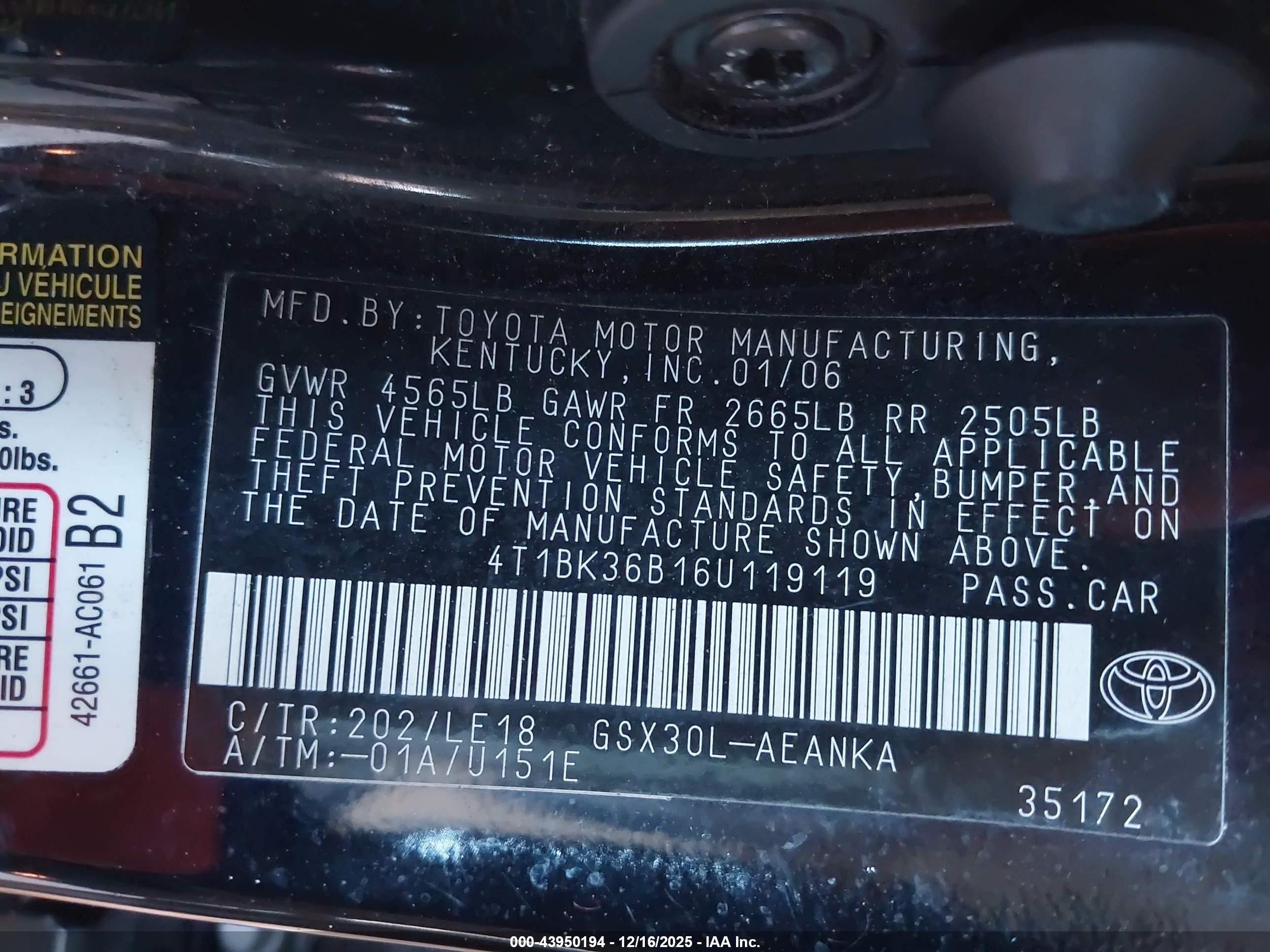 TOYOTA AVALON image 9