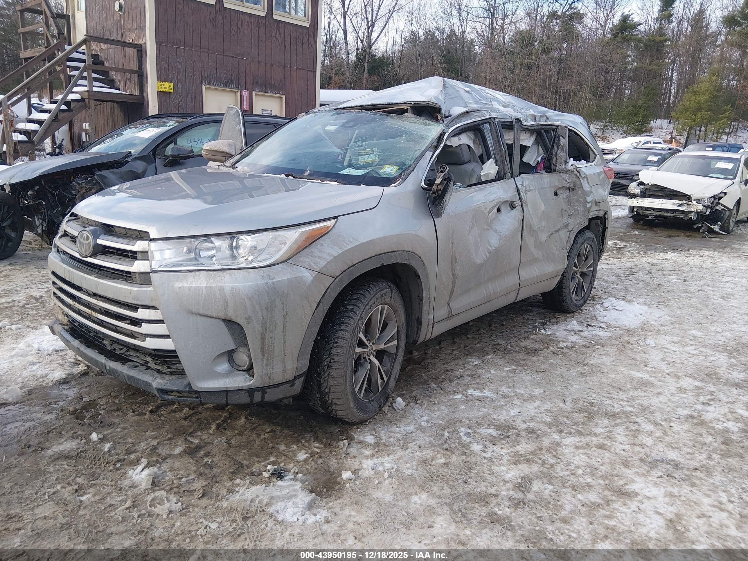 TOYOTA HIGHLANDER image 2