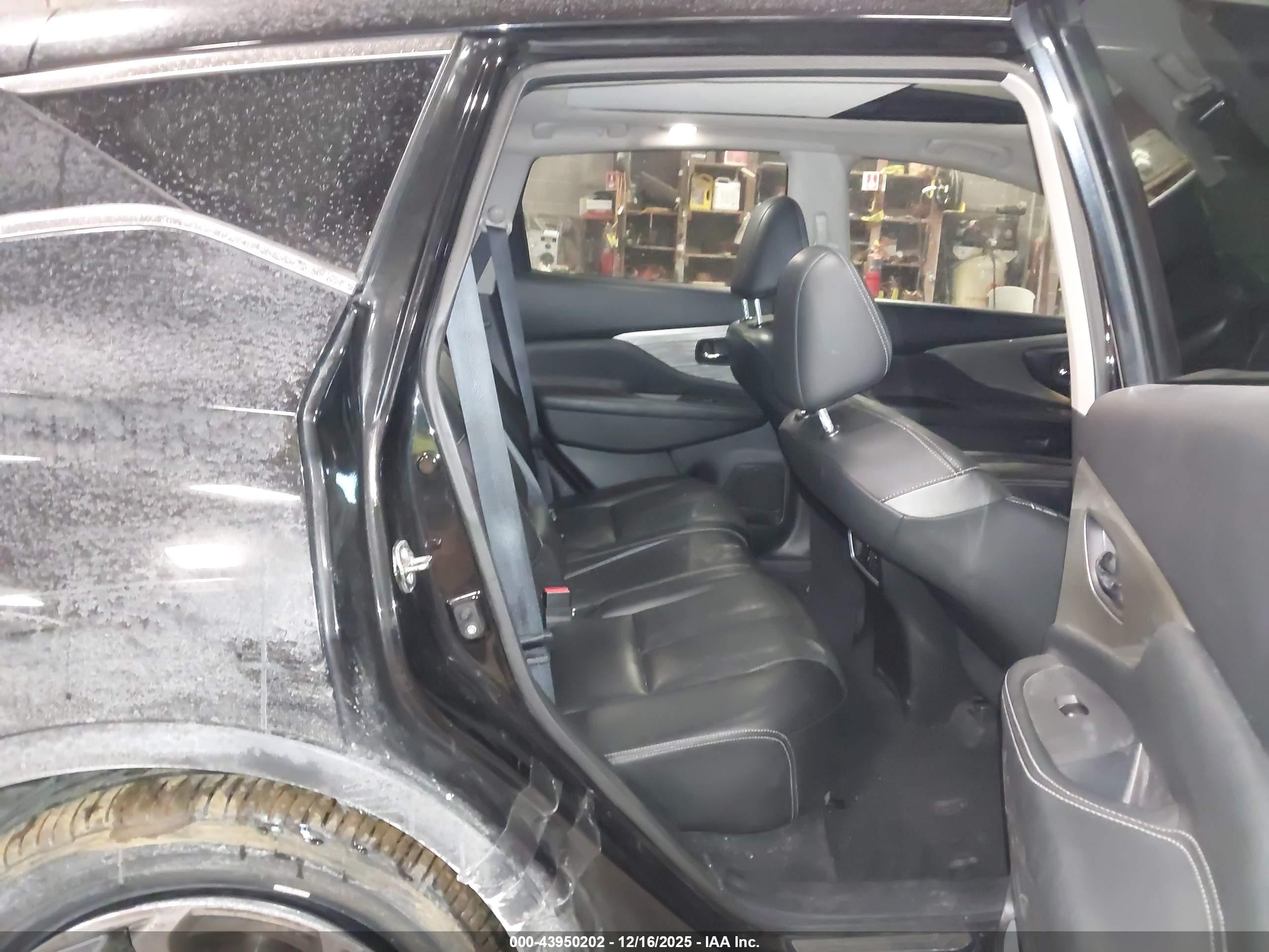 NISSAN MURANO image 8