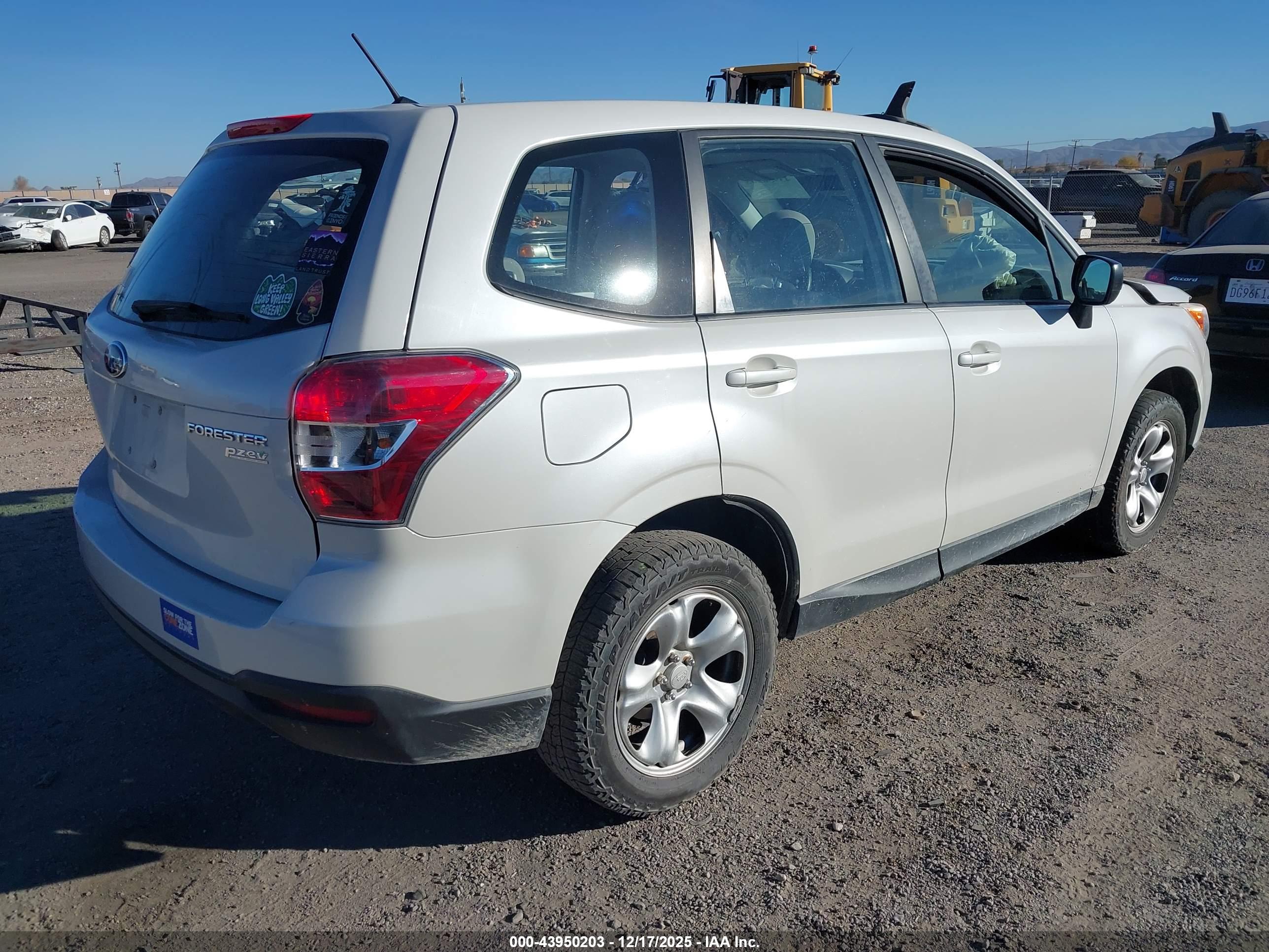 SUBARU FORESTER image 4