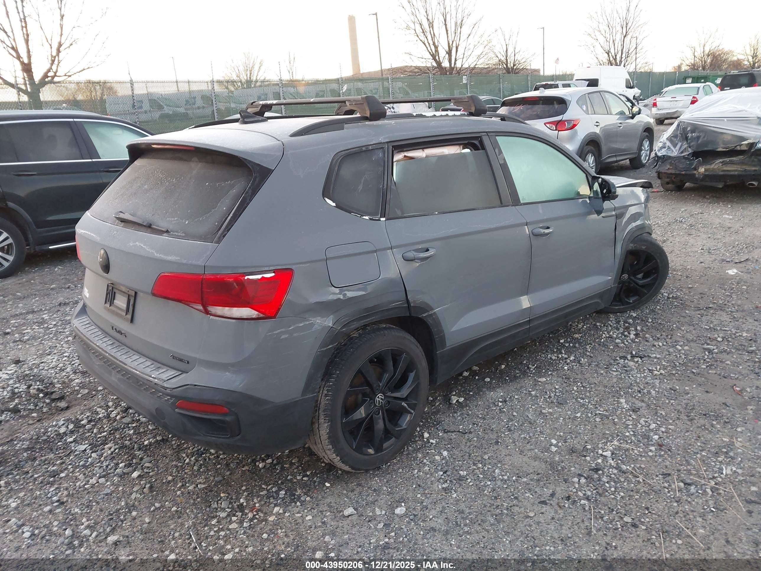 VOLKSWAGEN TAOS image 4