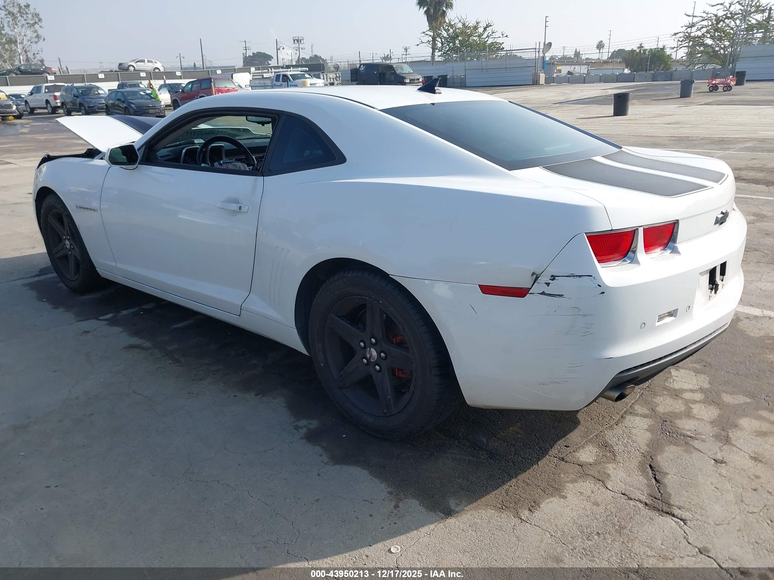 CHEVROLET CAMARO image 3