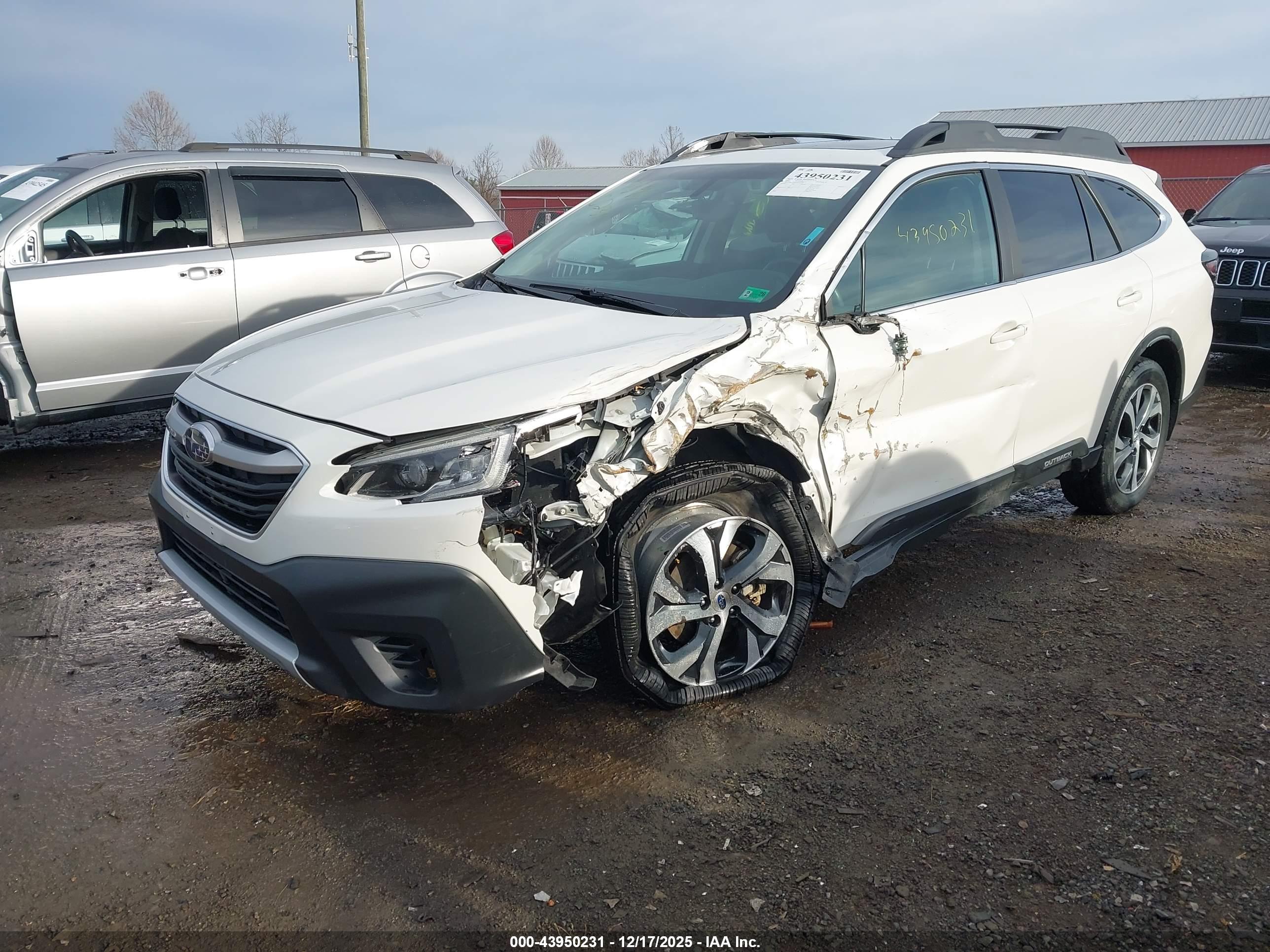 SUBARU OUTBACK image 6