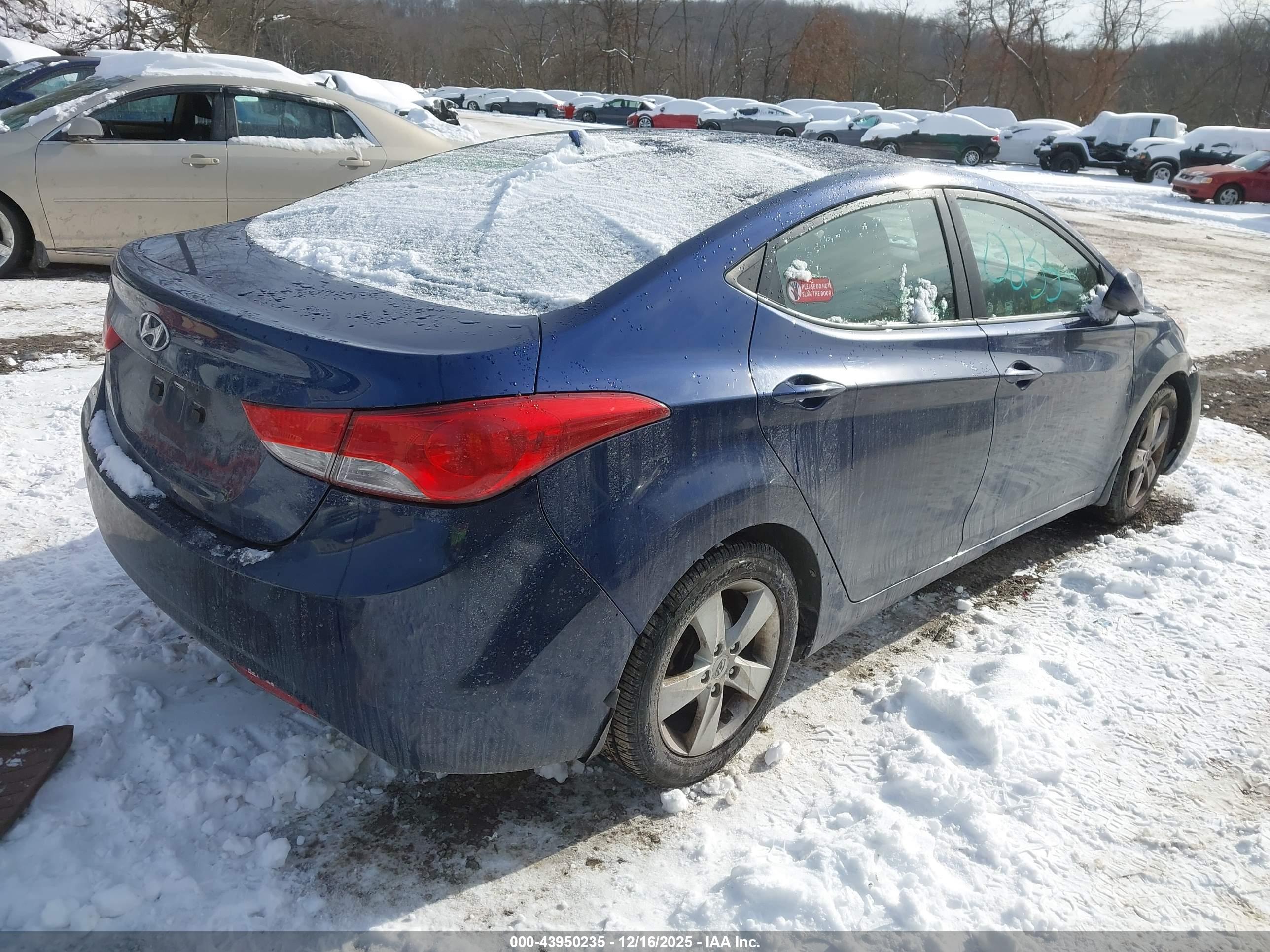 HYUNDAI ELANTRA image 4