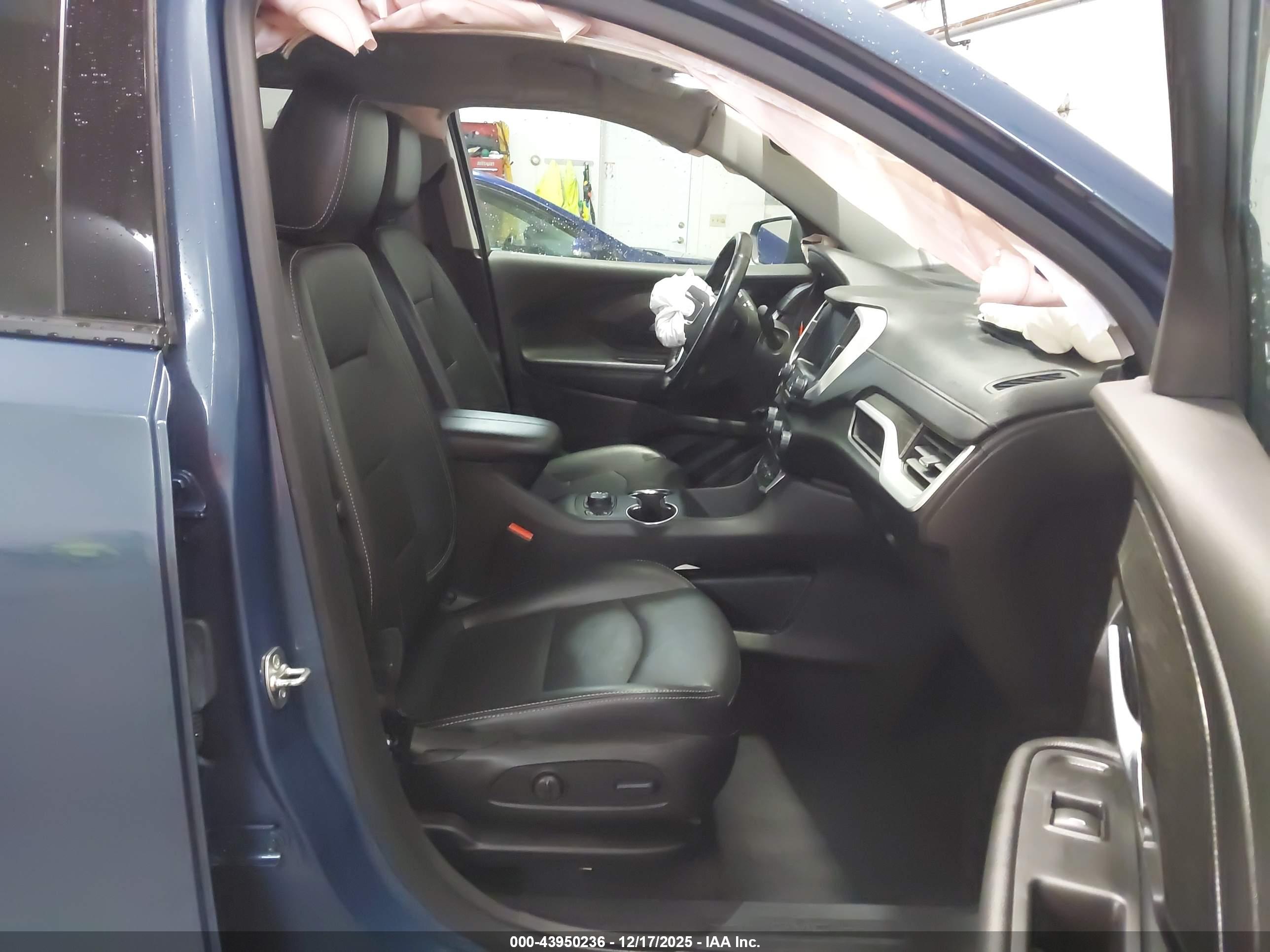 GMC TERRAIN image 5