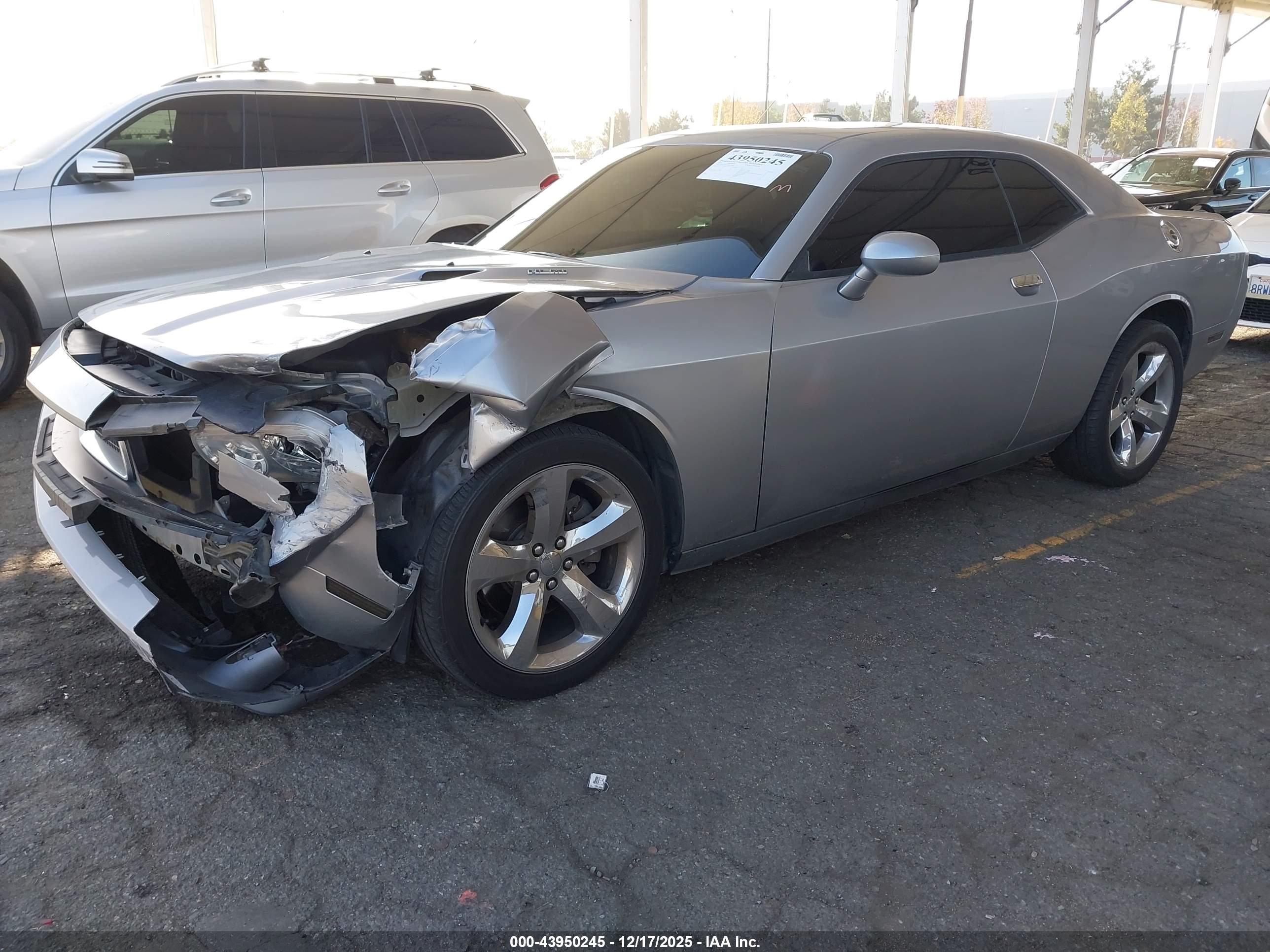 DODGE CHALLENGER image 2