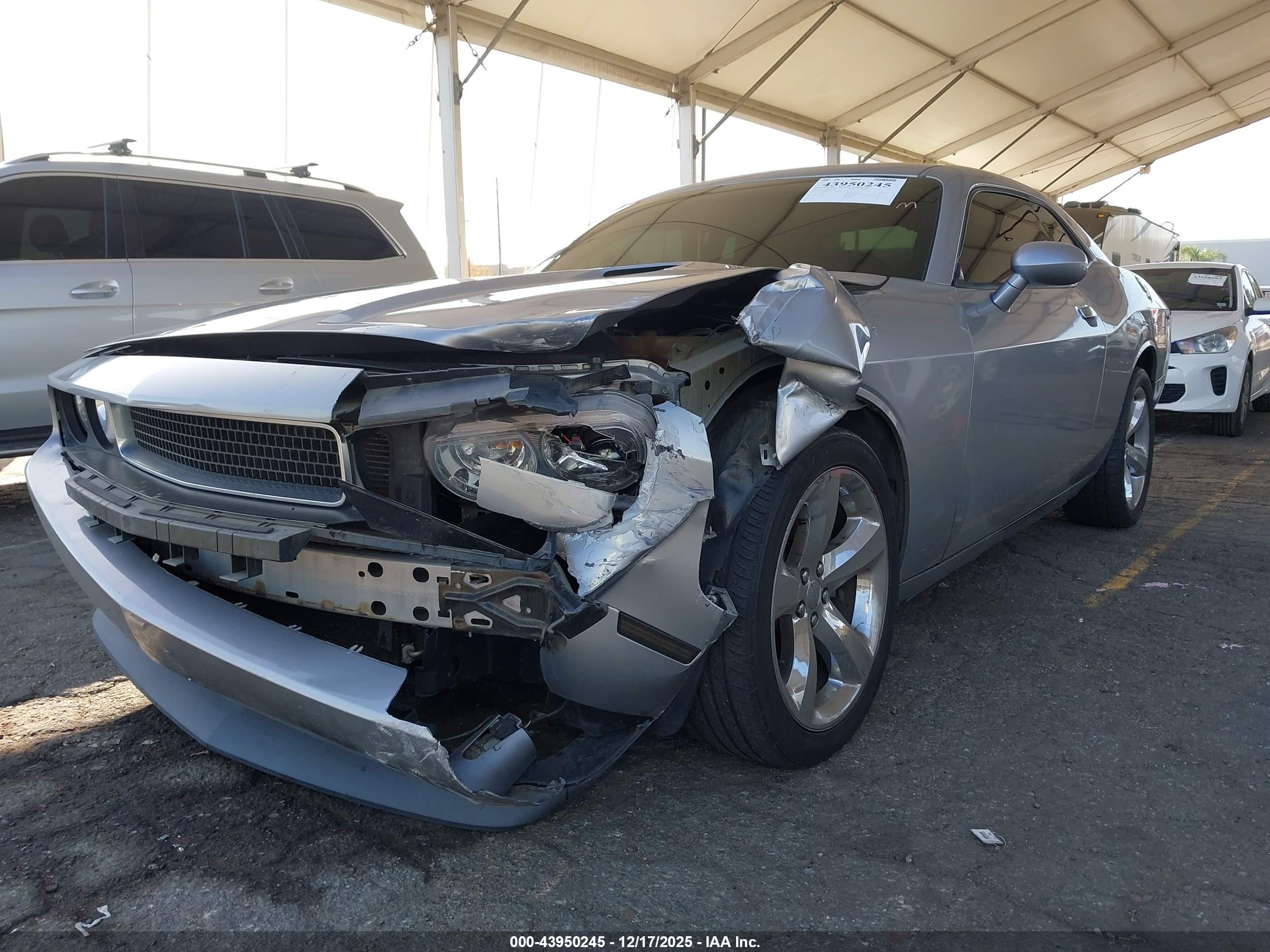 DODGE CHALLENGER image 6