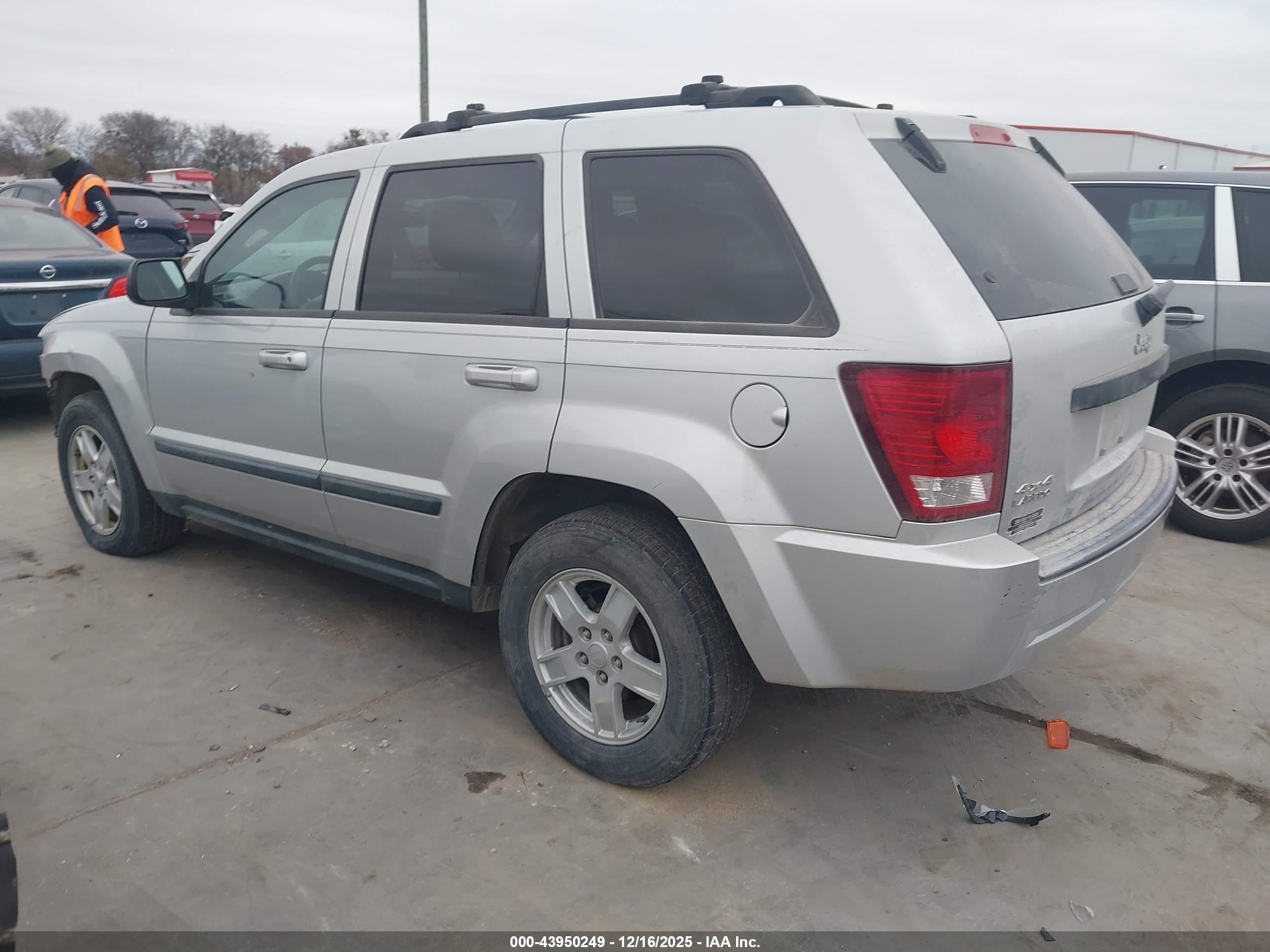 JEEP GRAND image 3