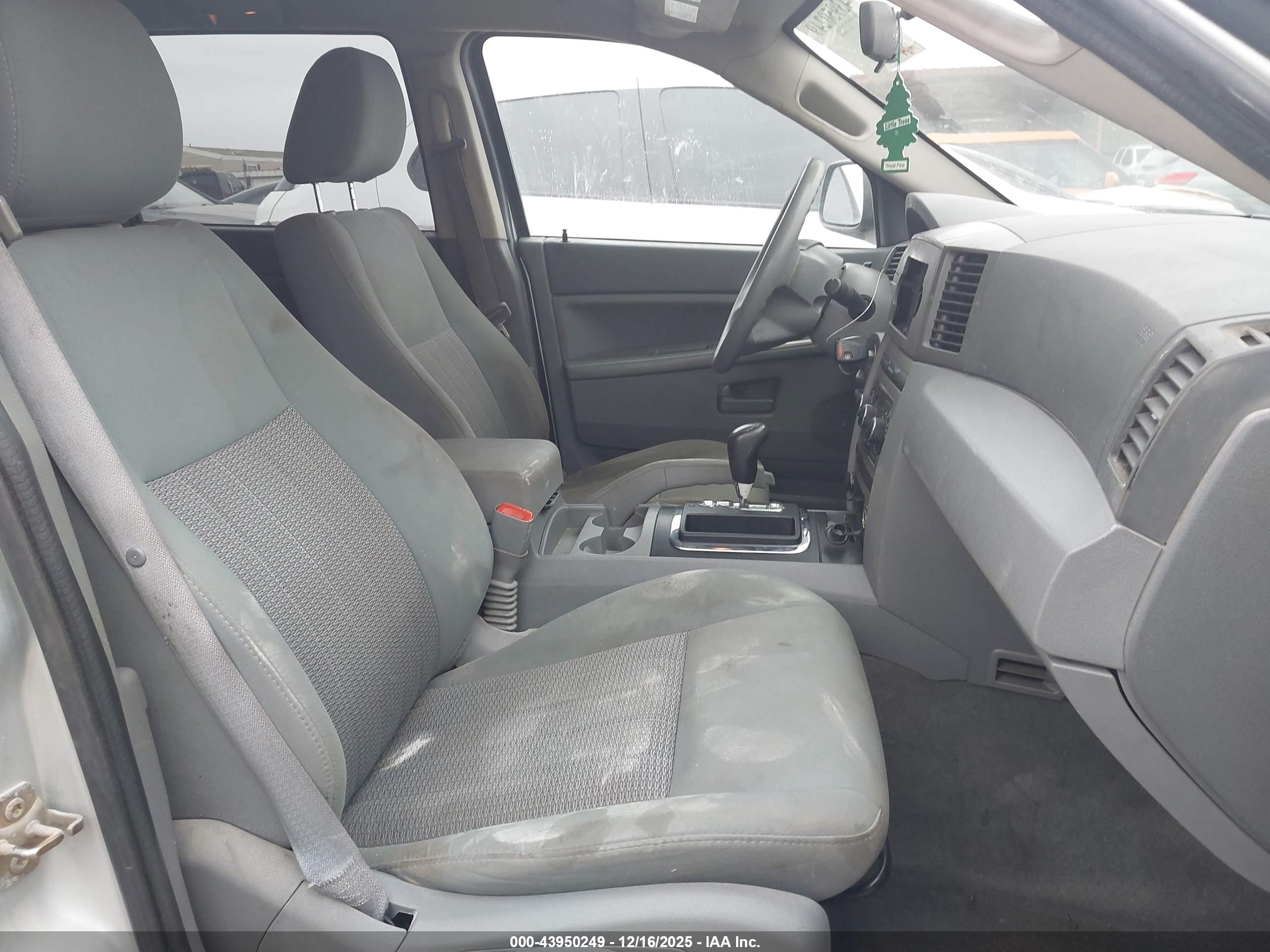 JEEP GRAND image 5
