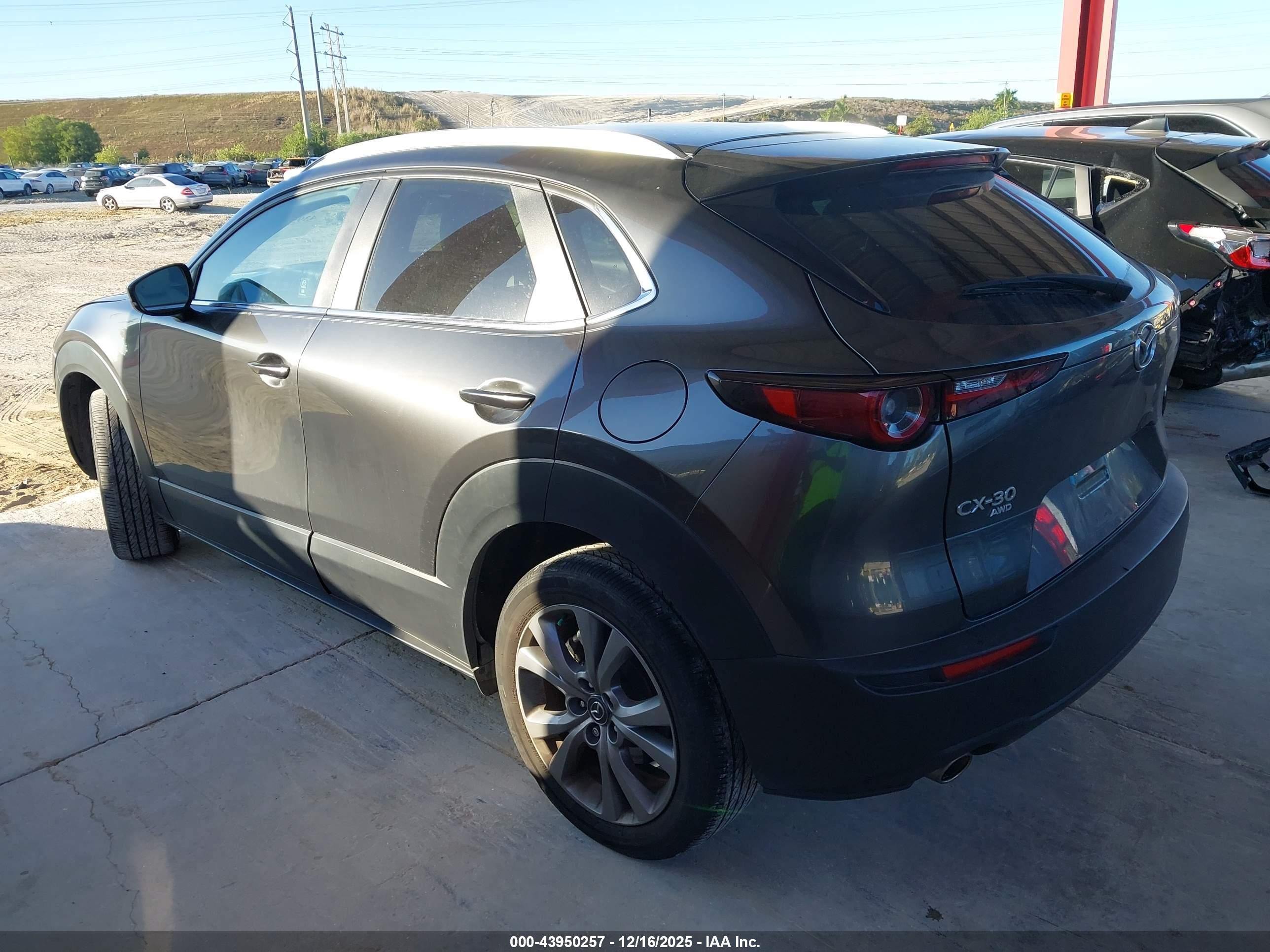 MAZDA CX-30 image 3