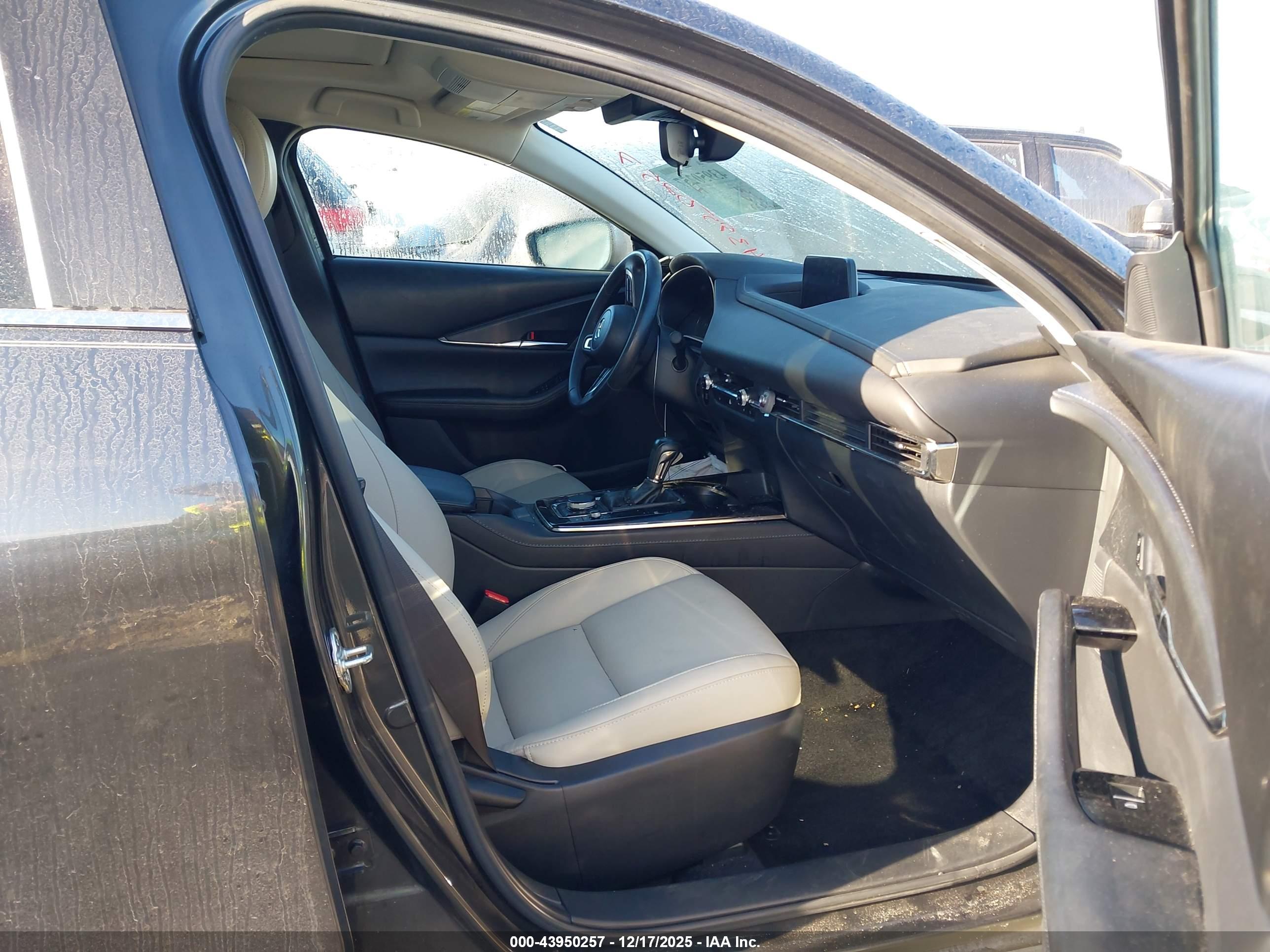 MAZDA CX-30 image 5