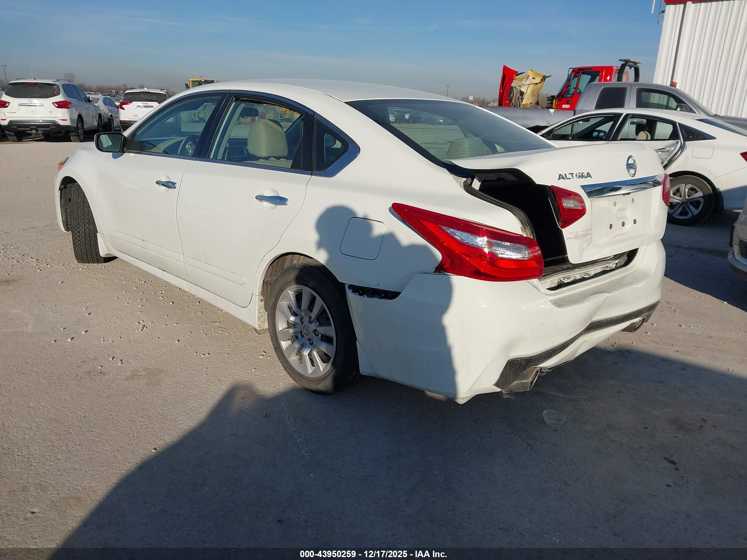 NISSAN ALTIMA image 3