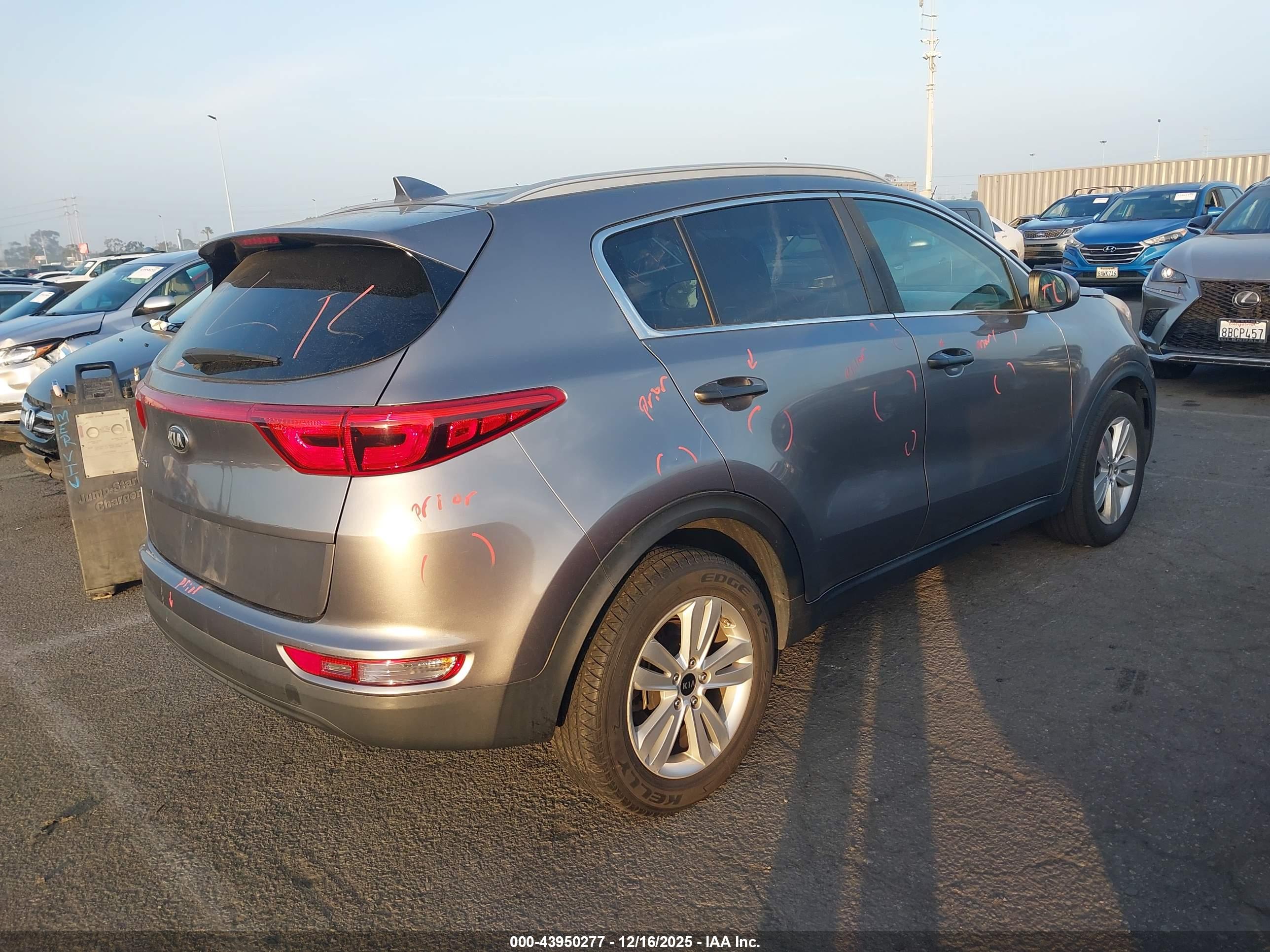 KIA SPORTAGE image 4