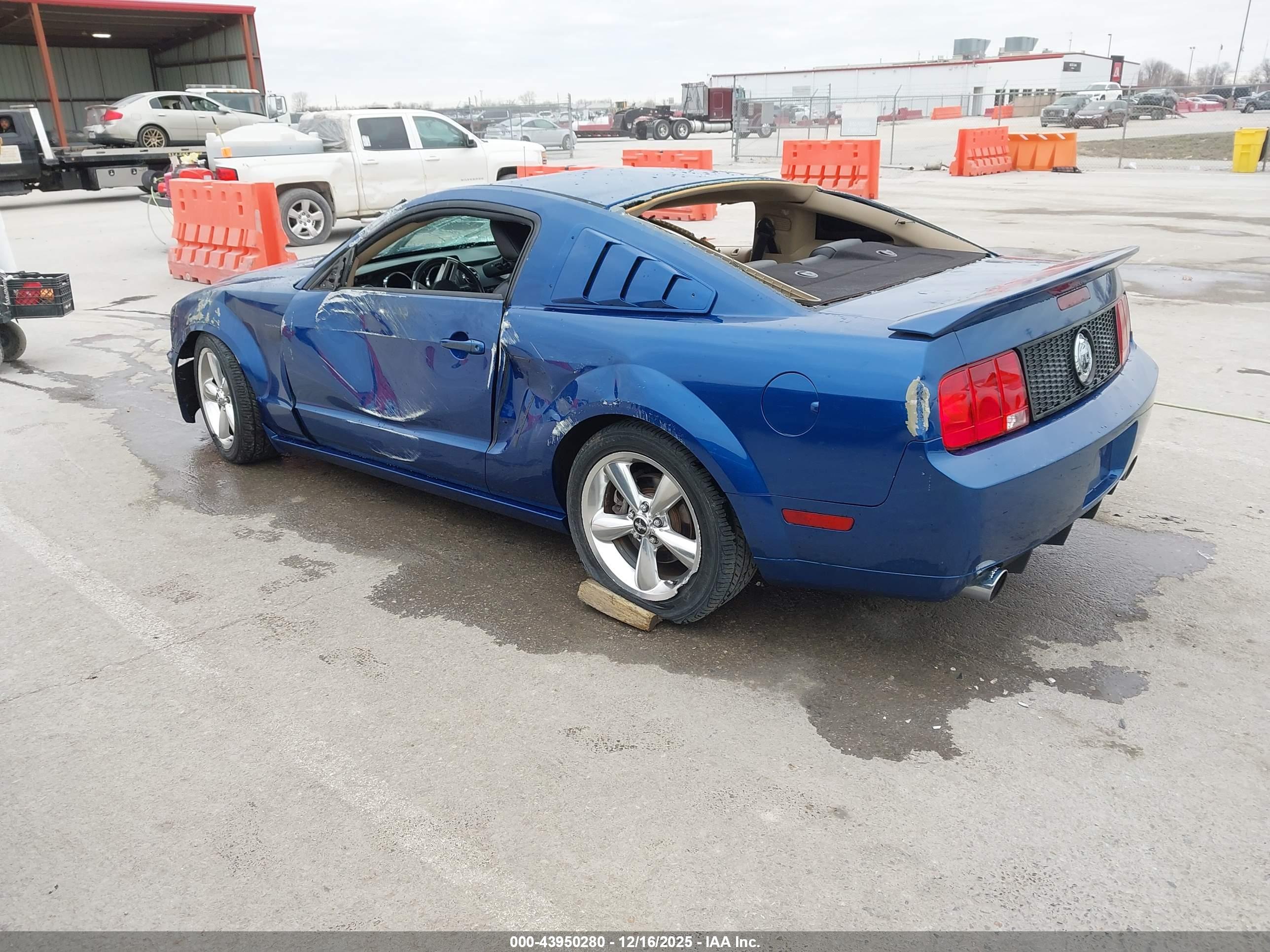 FORD MUSTANG image 3