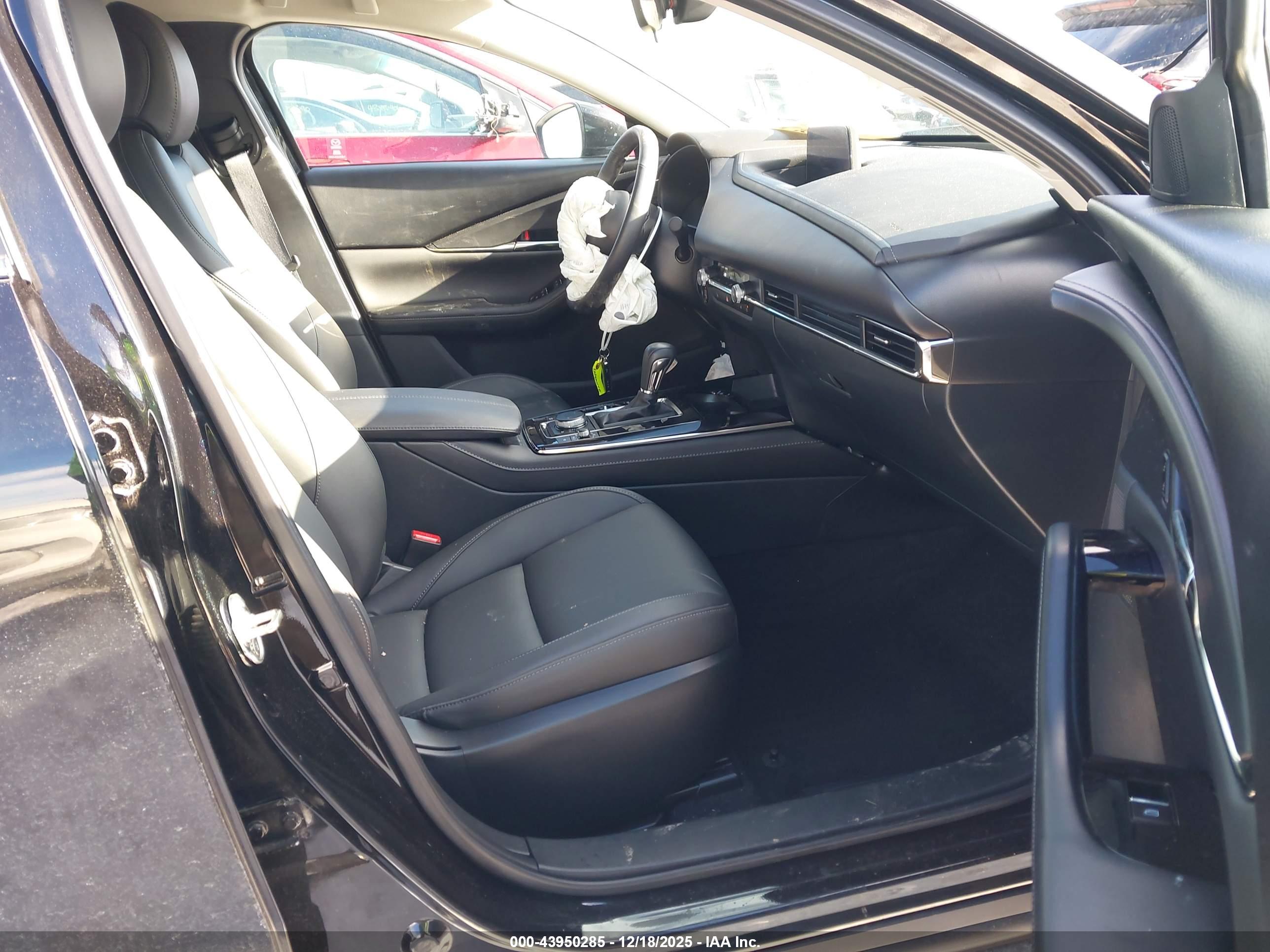 MAZDA CX-30 image 5