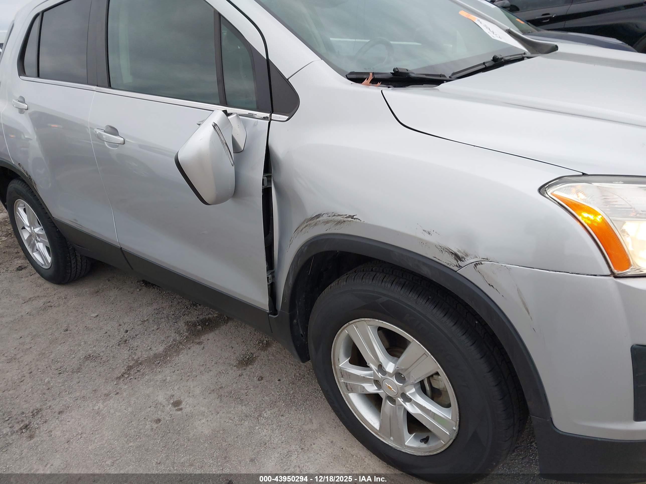 CHEVROLET TRAX image 6