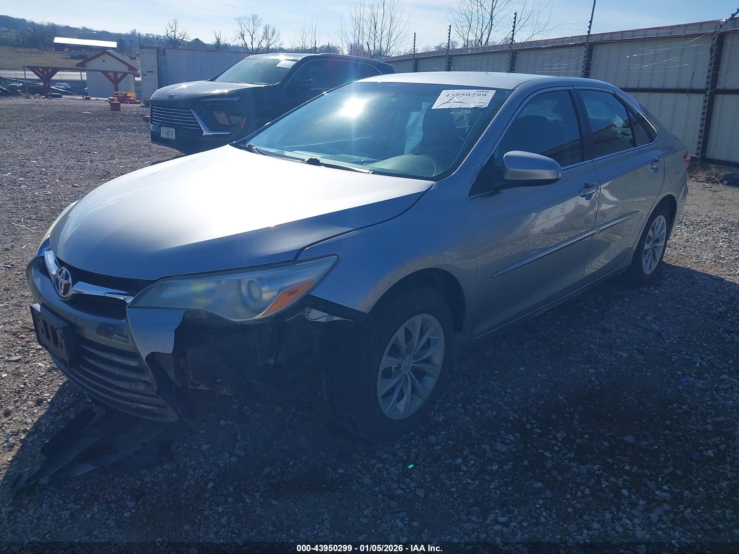 TOYOTA CAMRY image 2