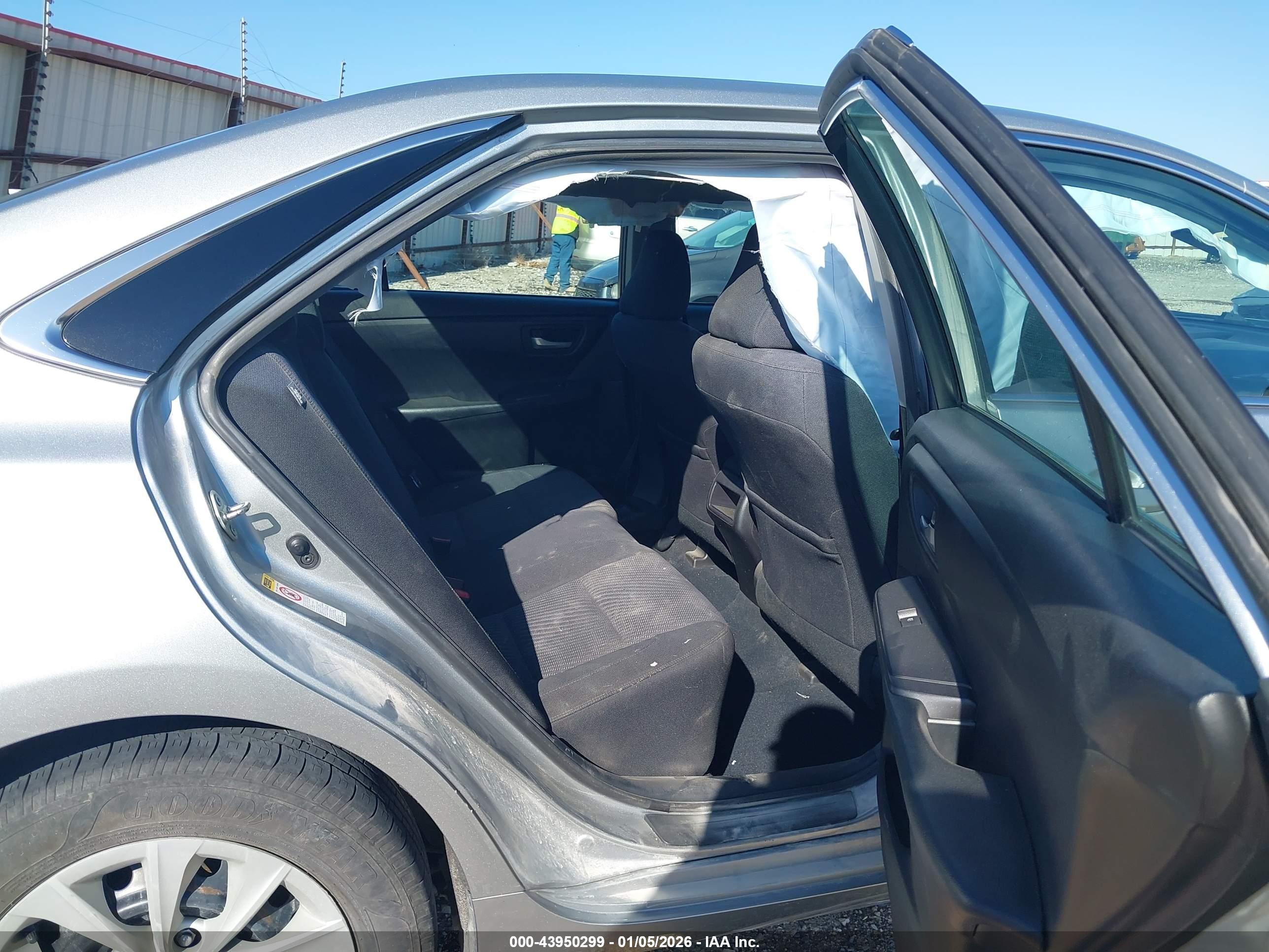 TOYOTA CAMRY image 8