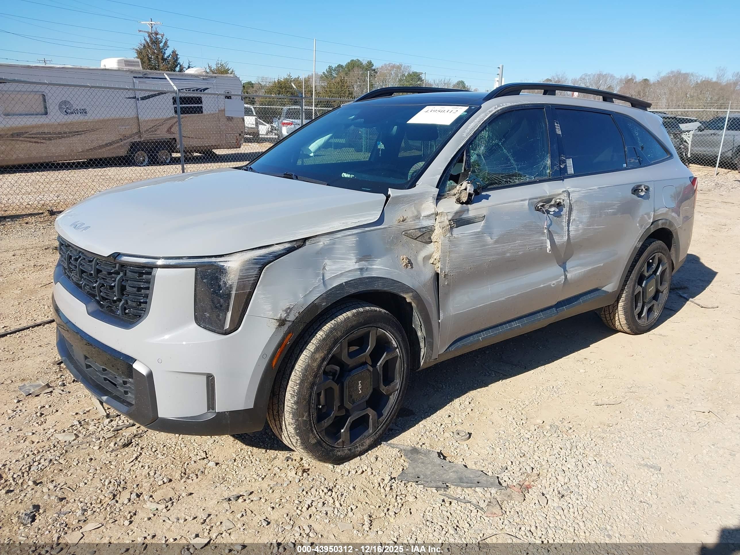 KIA SORENTO image 2