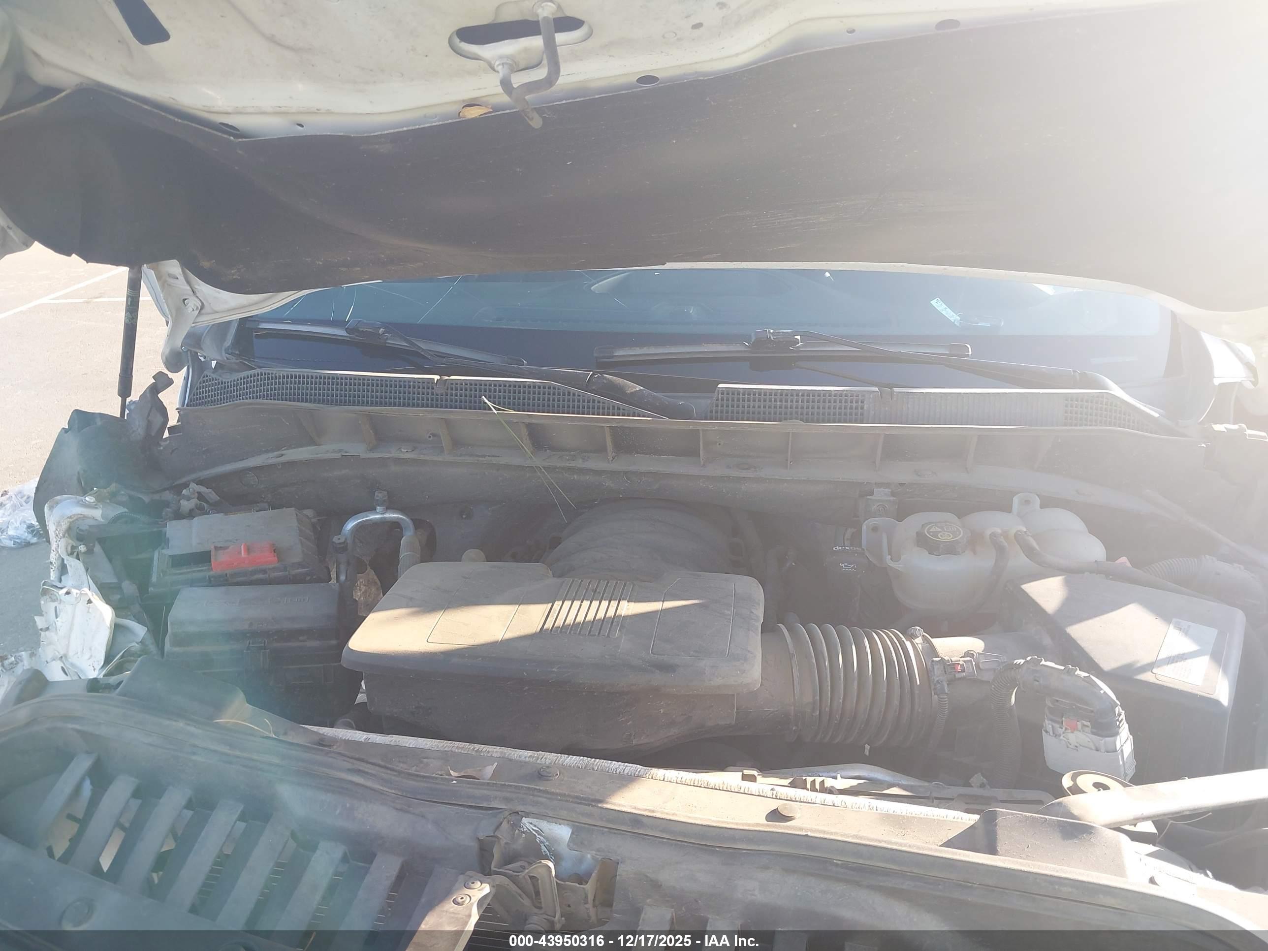 CHEVROLET SILVERADO image 10