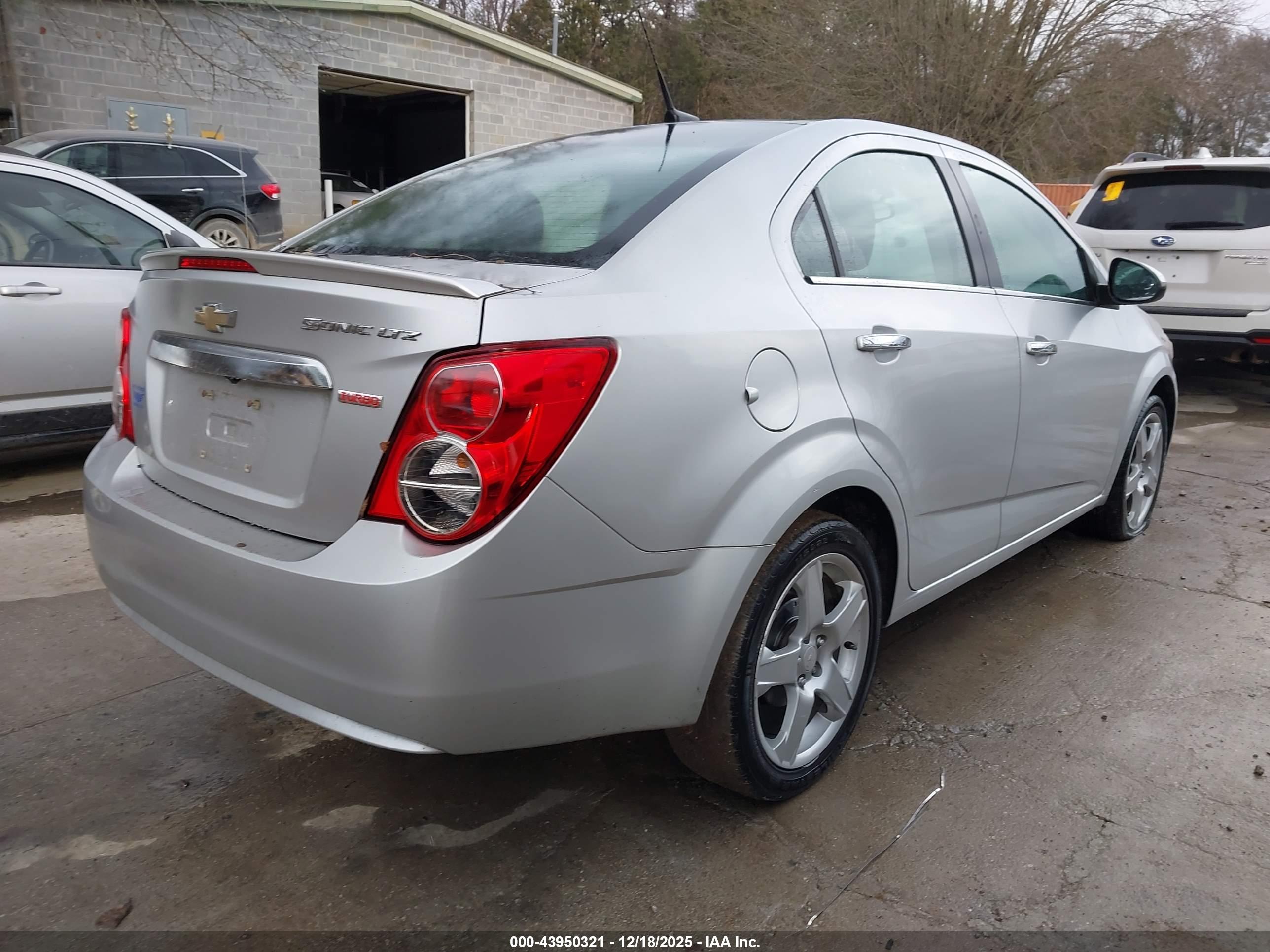 CHEVROLET SONIC image 4