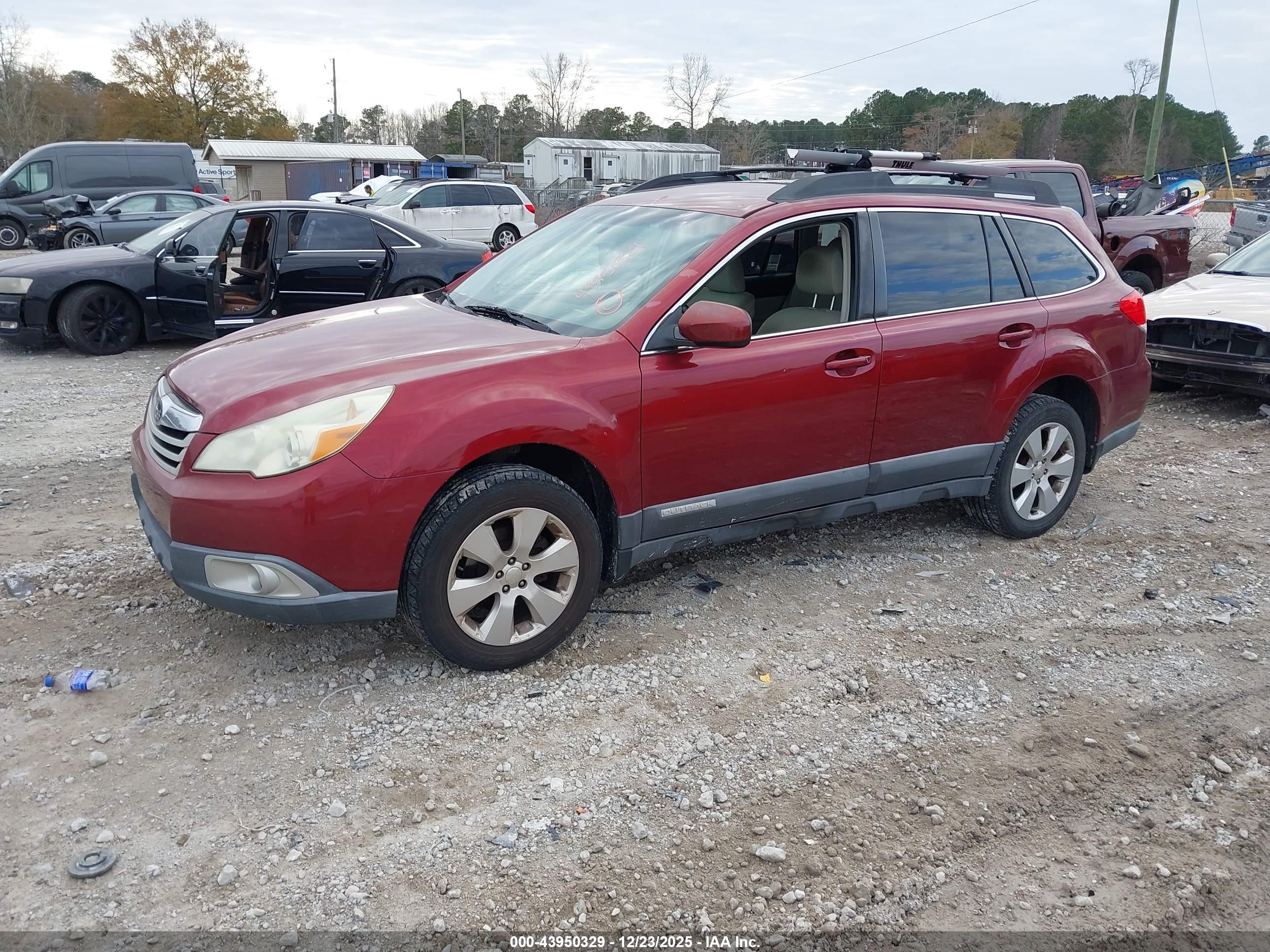 SUBARU OUTBACK image 2