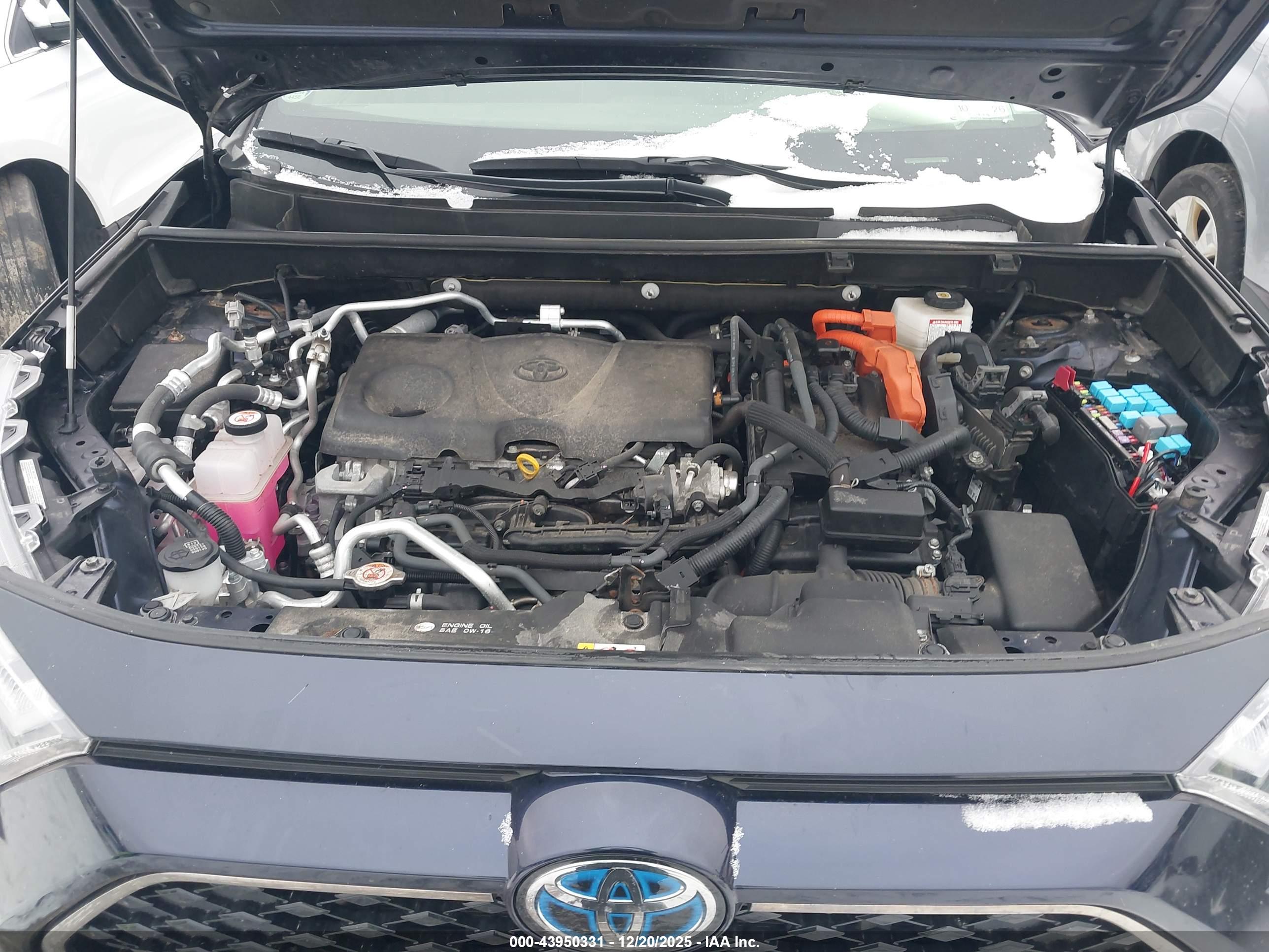 TOYOTA RAV4 image 10
