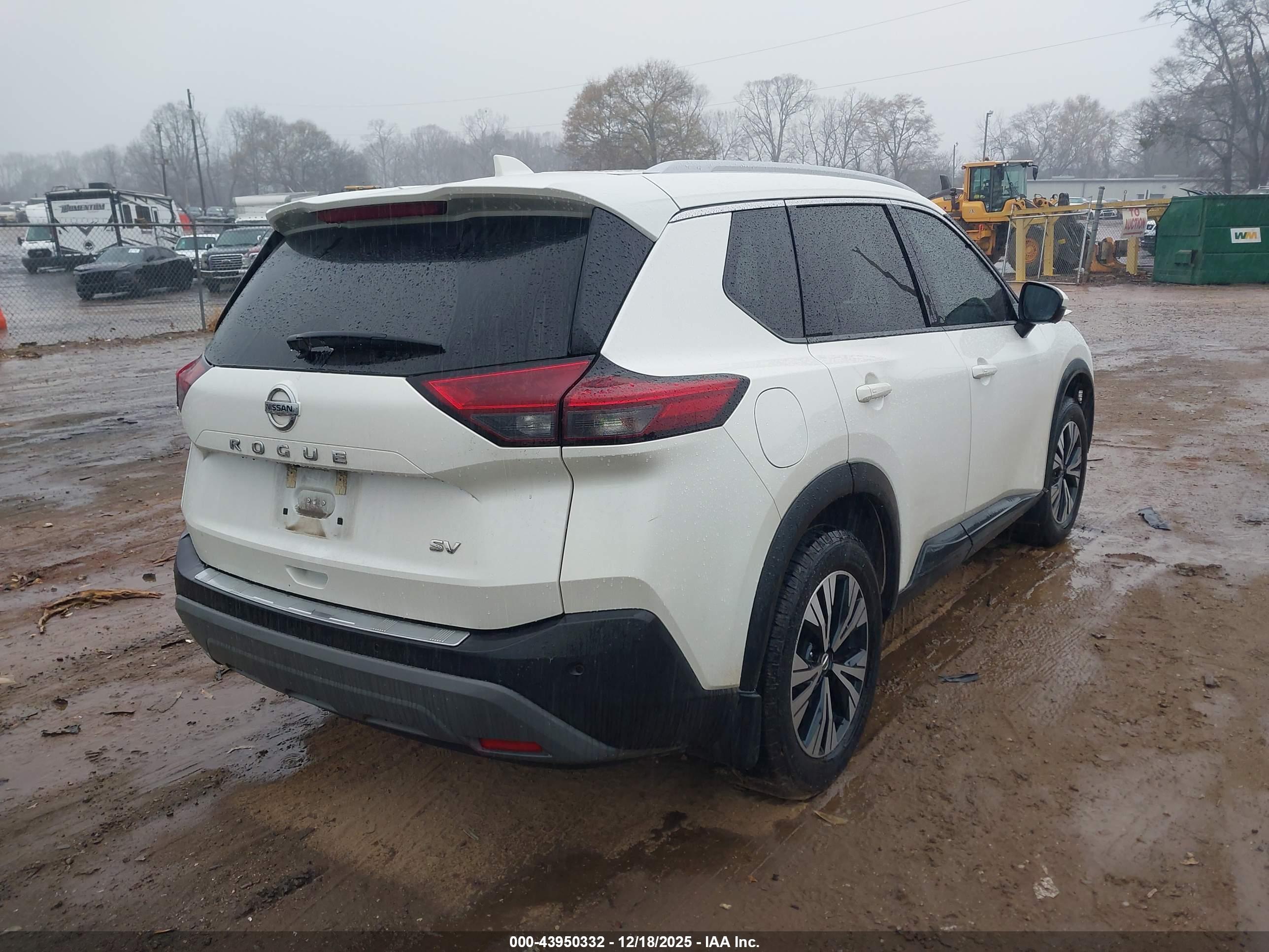 NISSAN ROGUE image 4