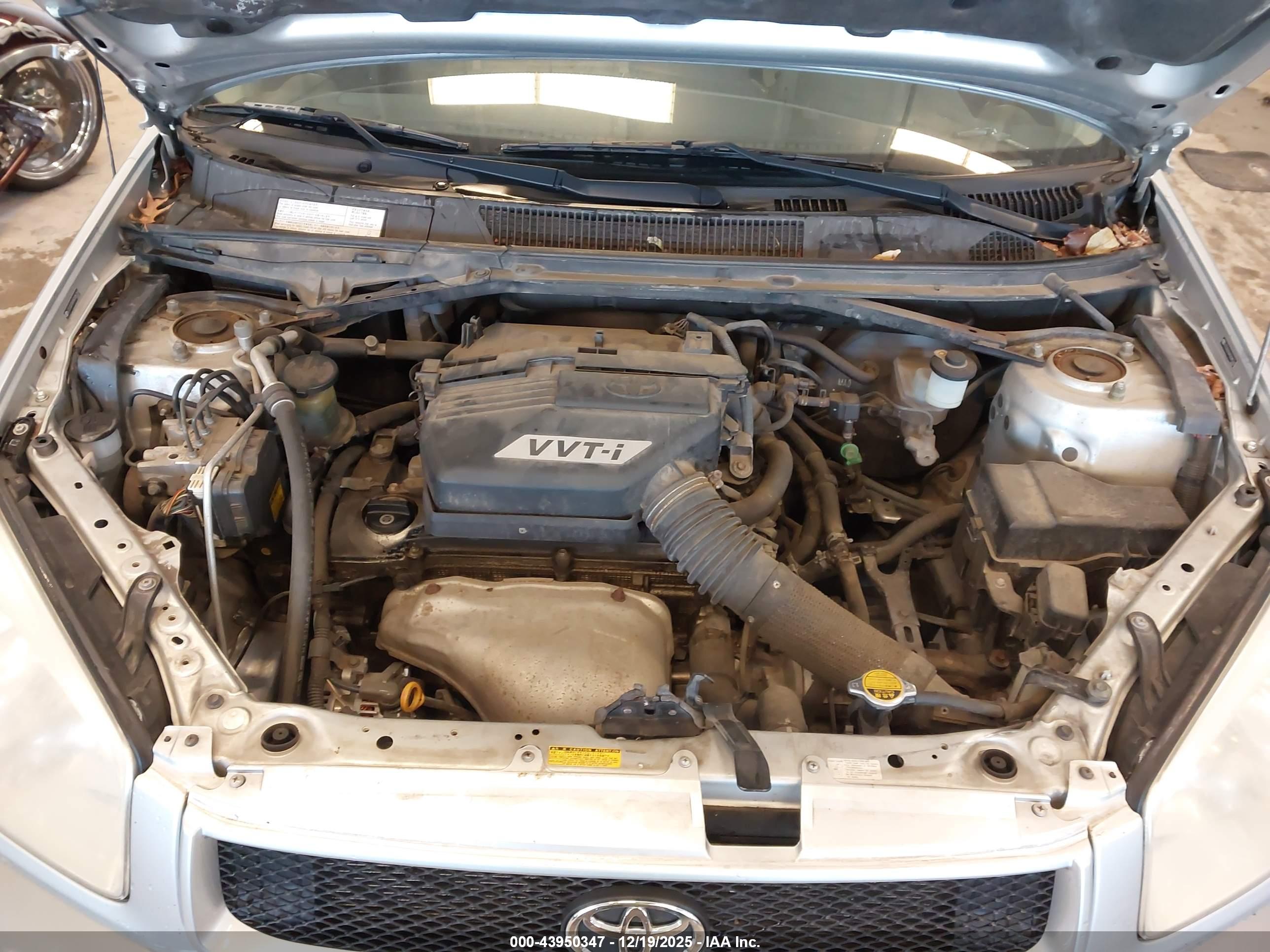 TOYOTA RAV4 image 10