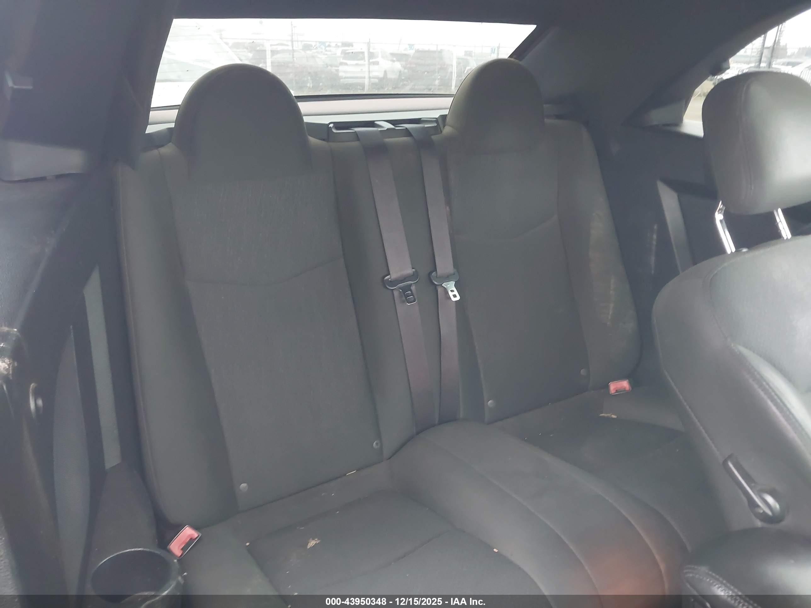 CHRYSLER 200 image 8