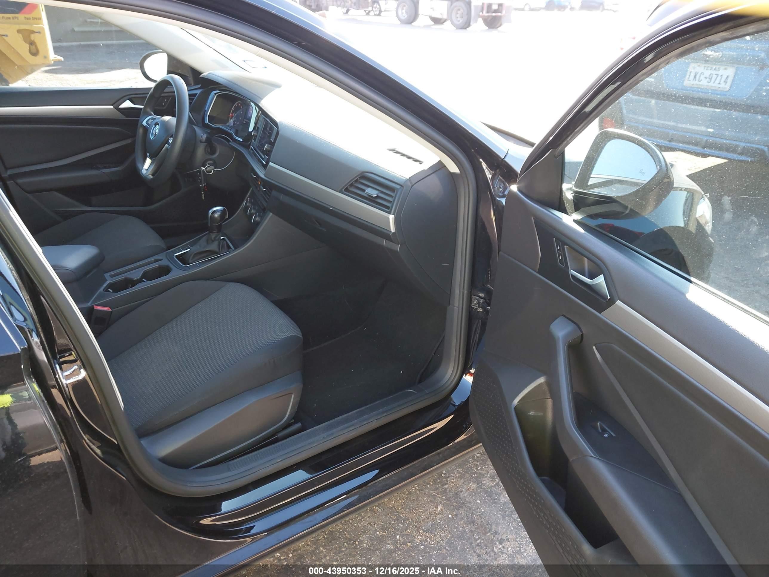 VOLKSWAGEN JETTA image 5