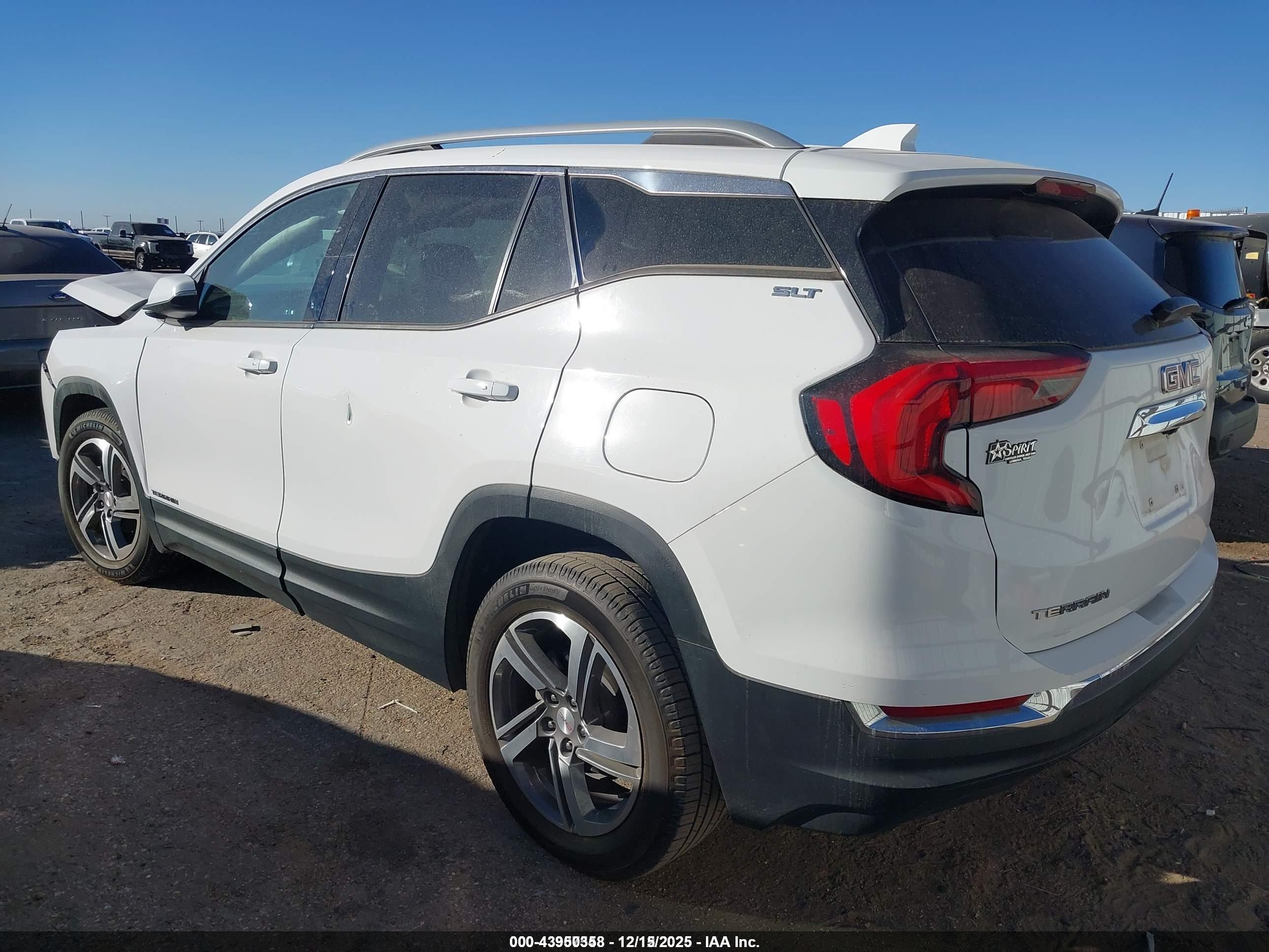 GMC TERRAIN image 3