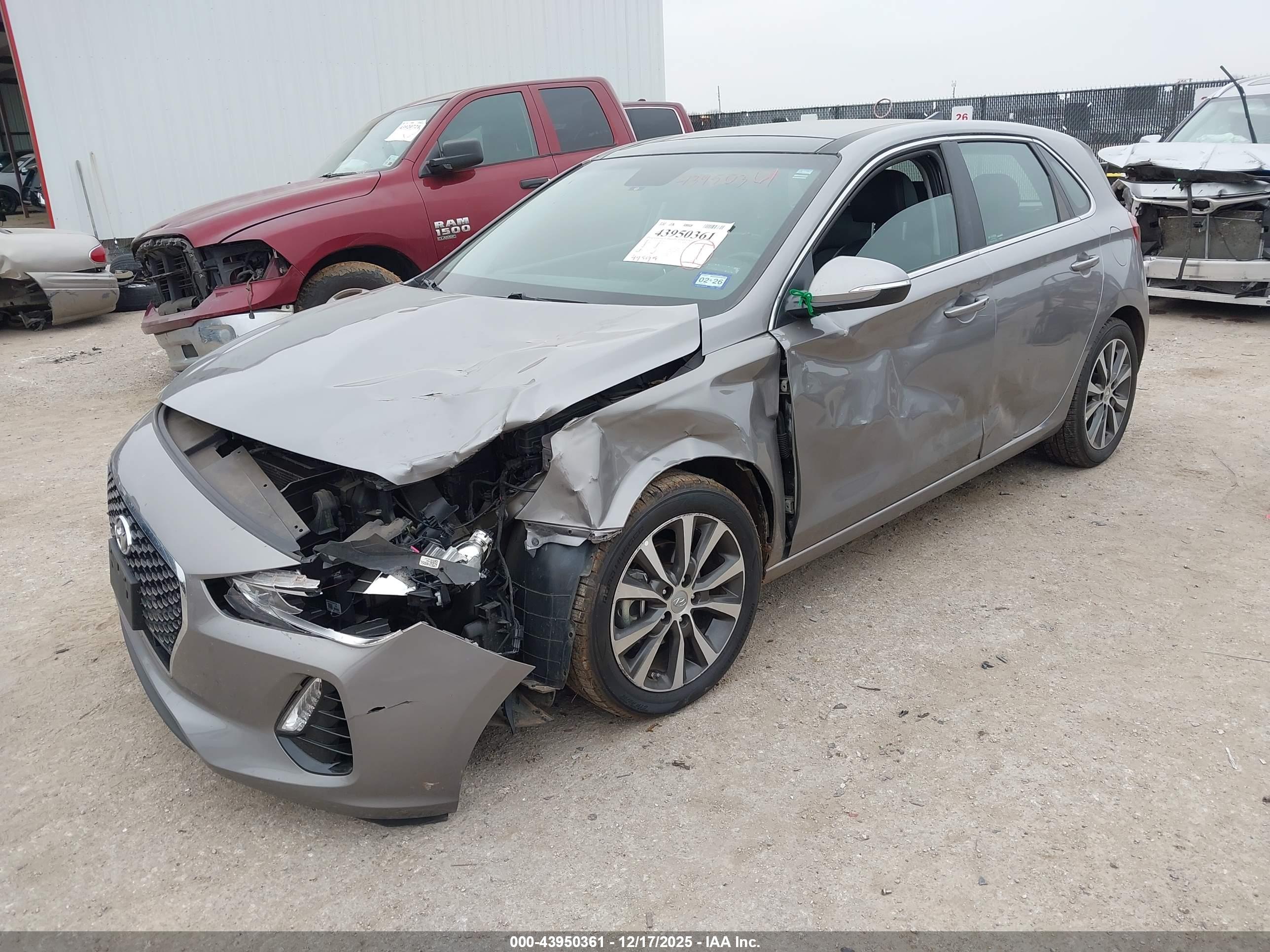 HYUNDAI ELANTRA image 2