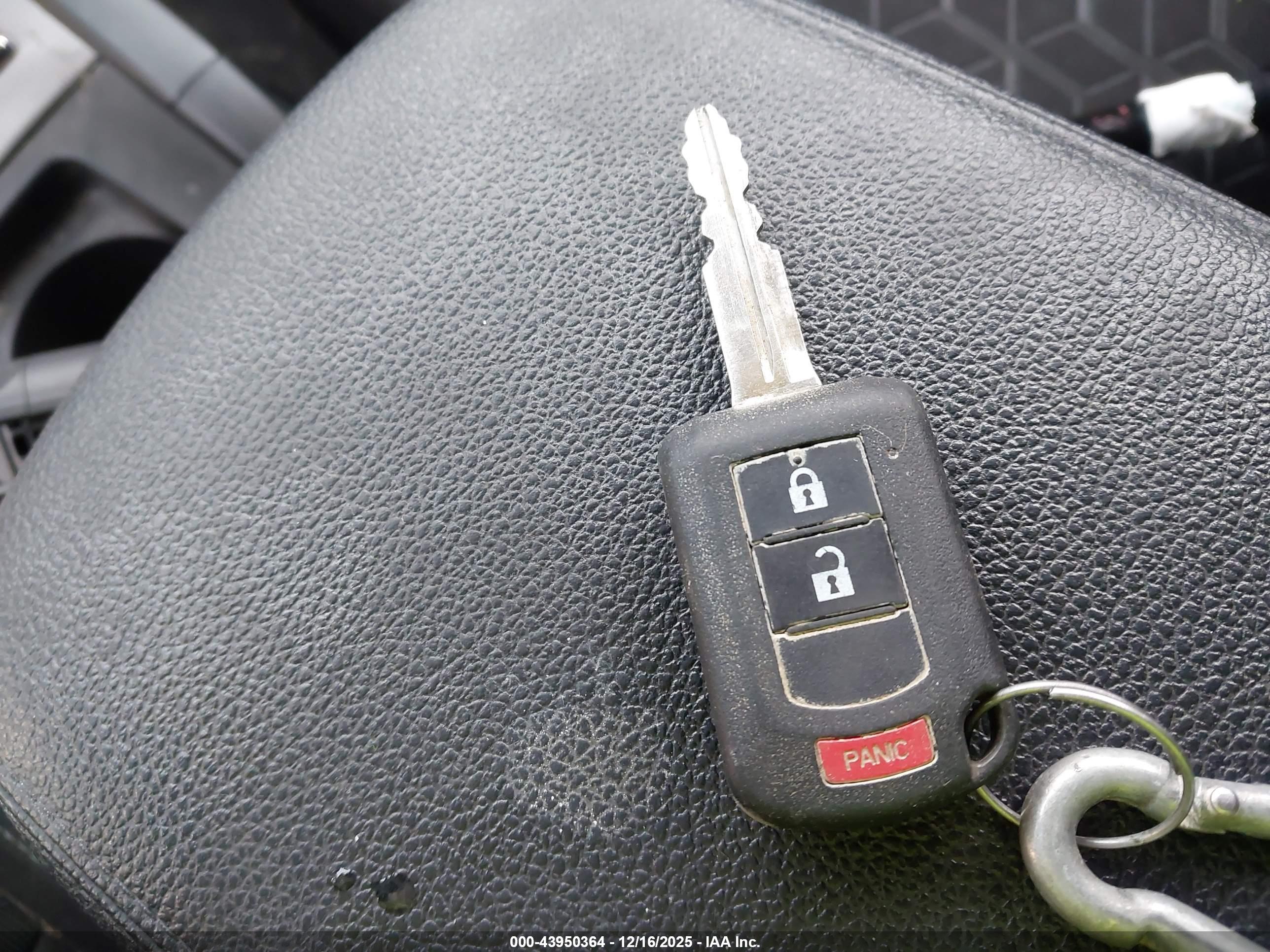 MITSUBISHI OUTLANDER image 11
