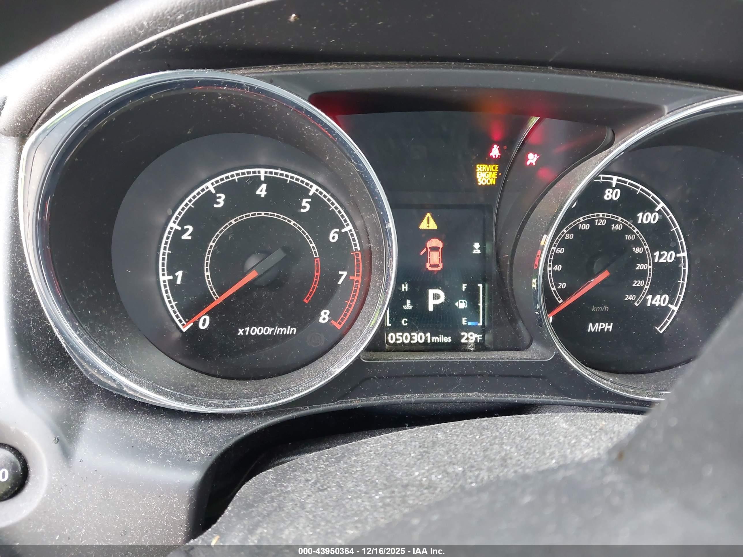 MITSUBISHI OUTLANDER image 7