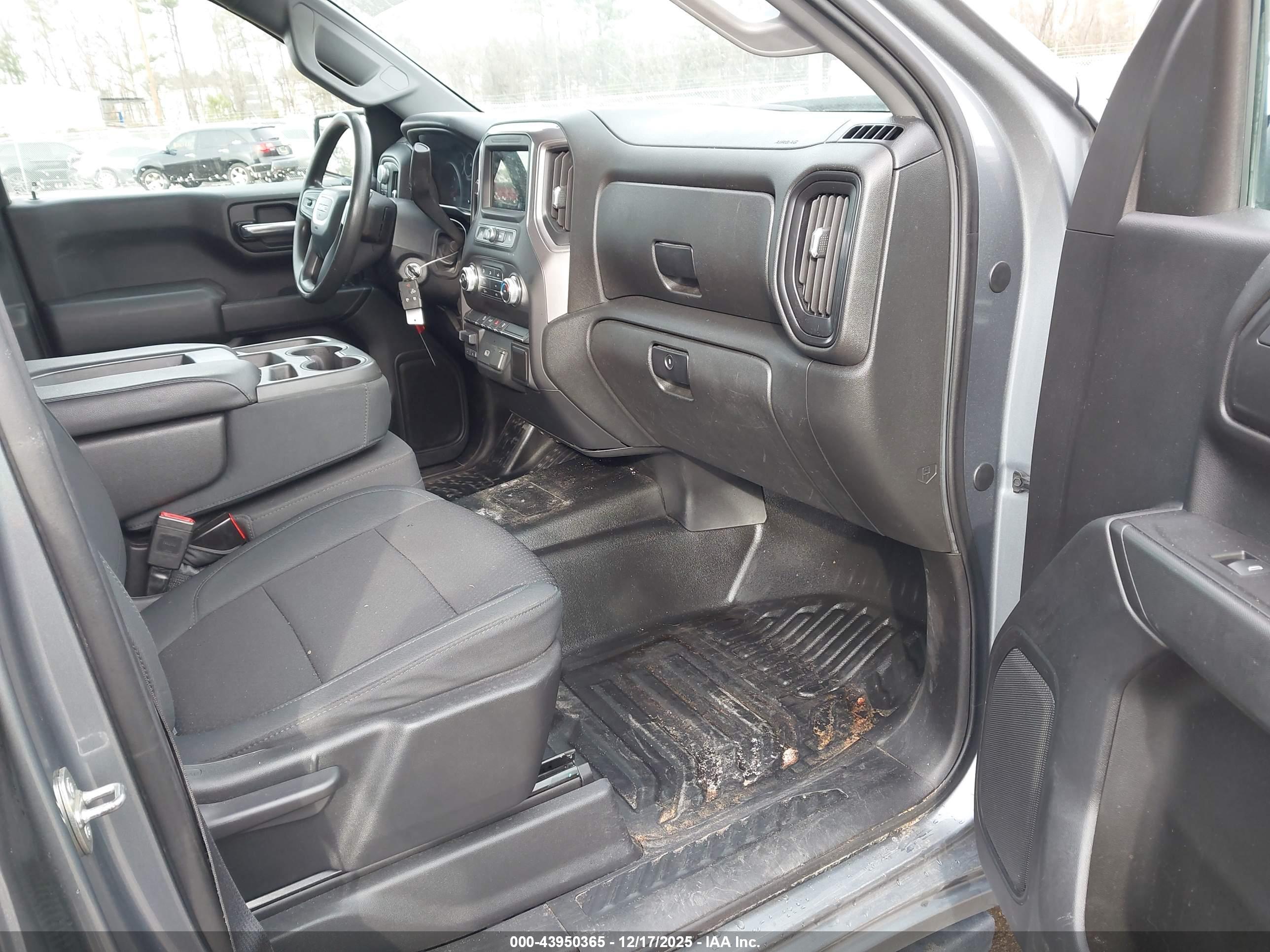 GMC SIERRA image 5