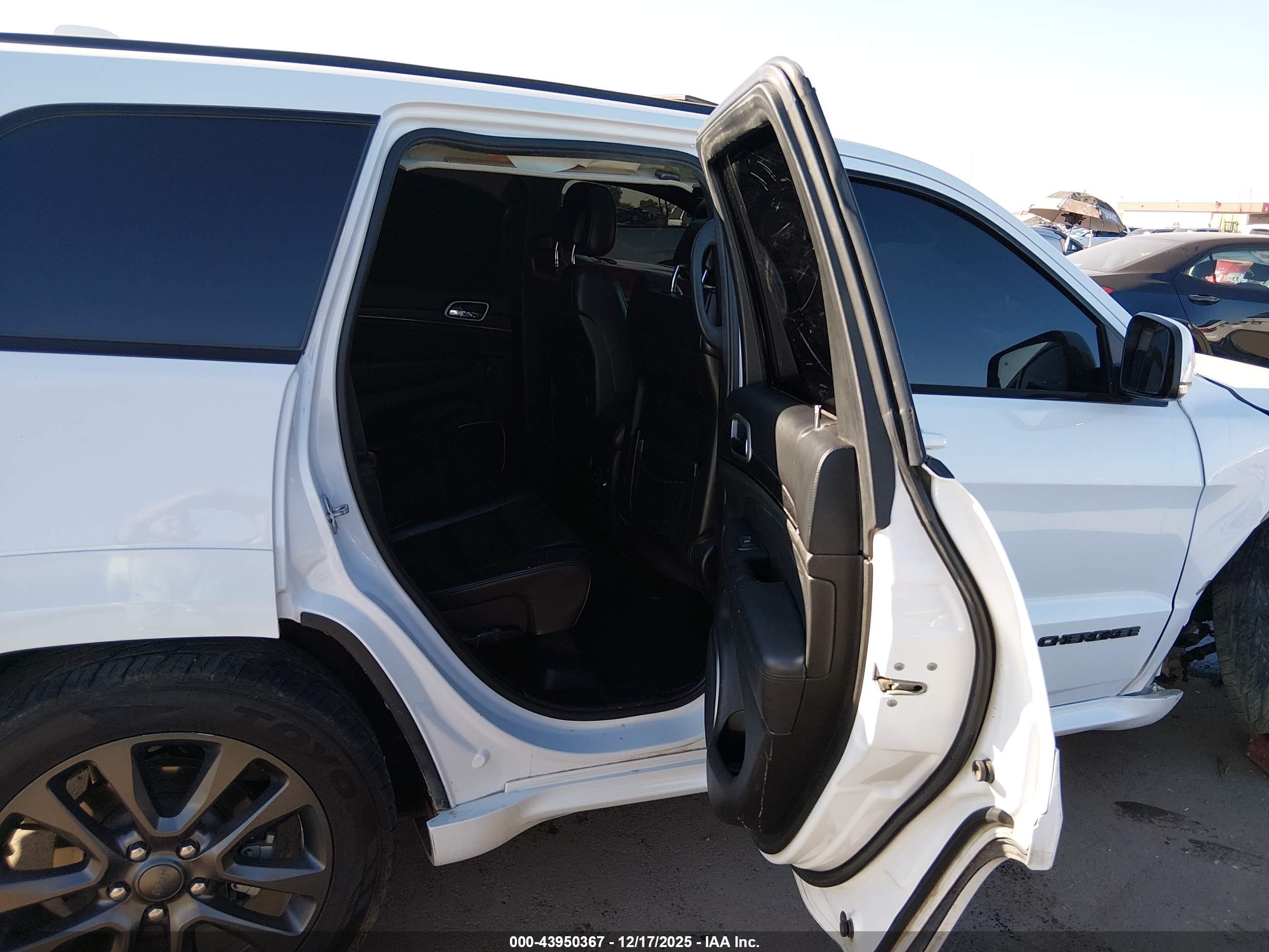 JEEP GRAND image 8