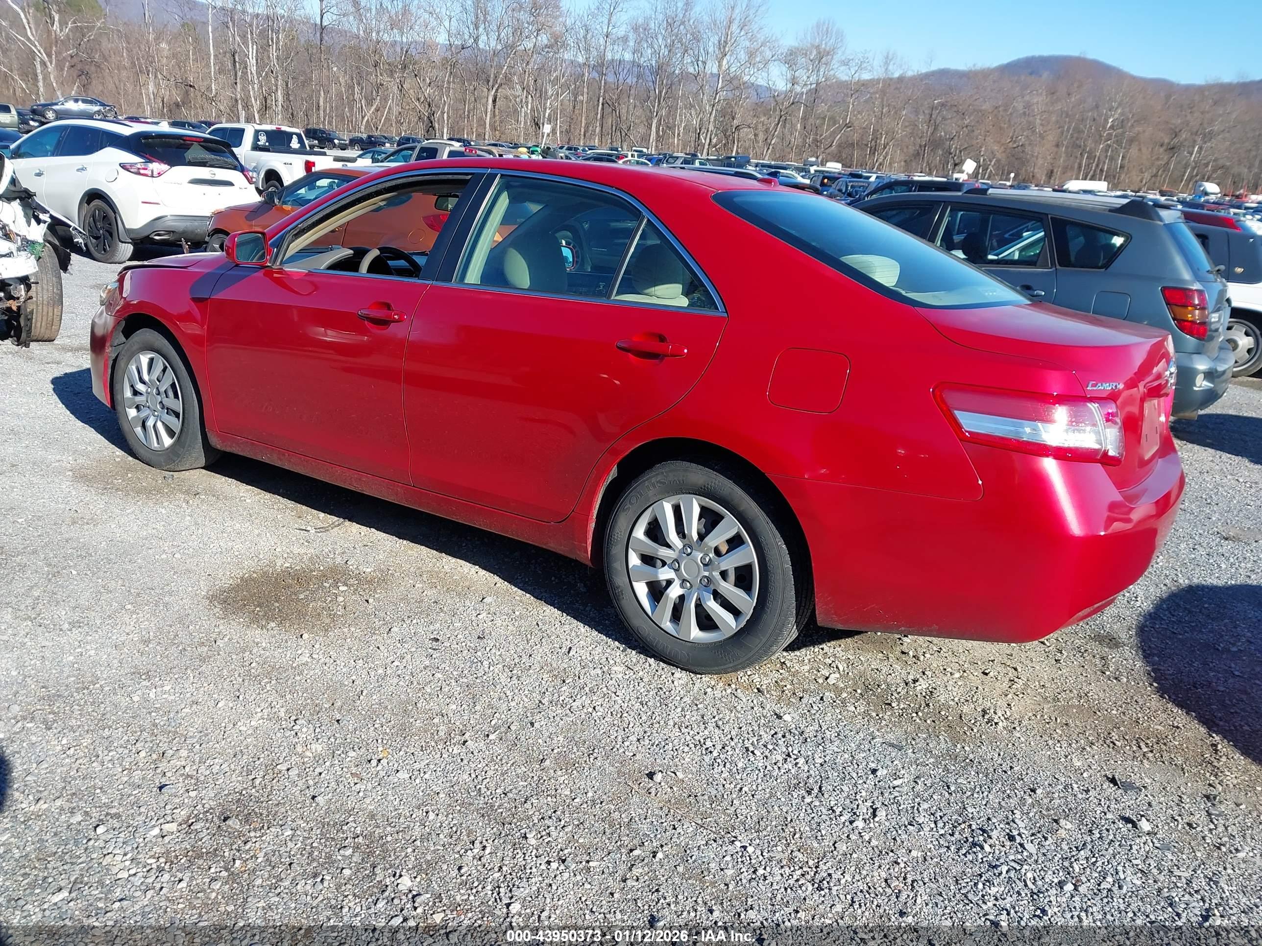 TOYOTA CAMRY image 3