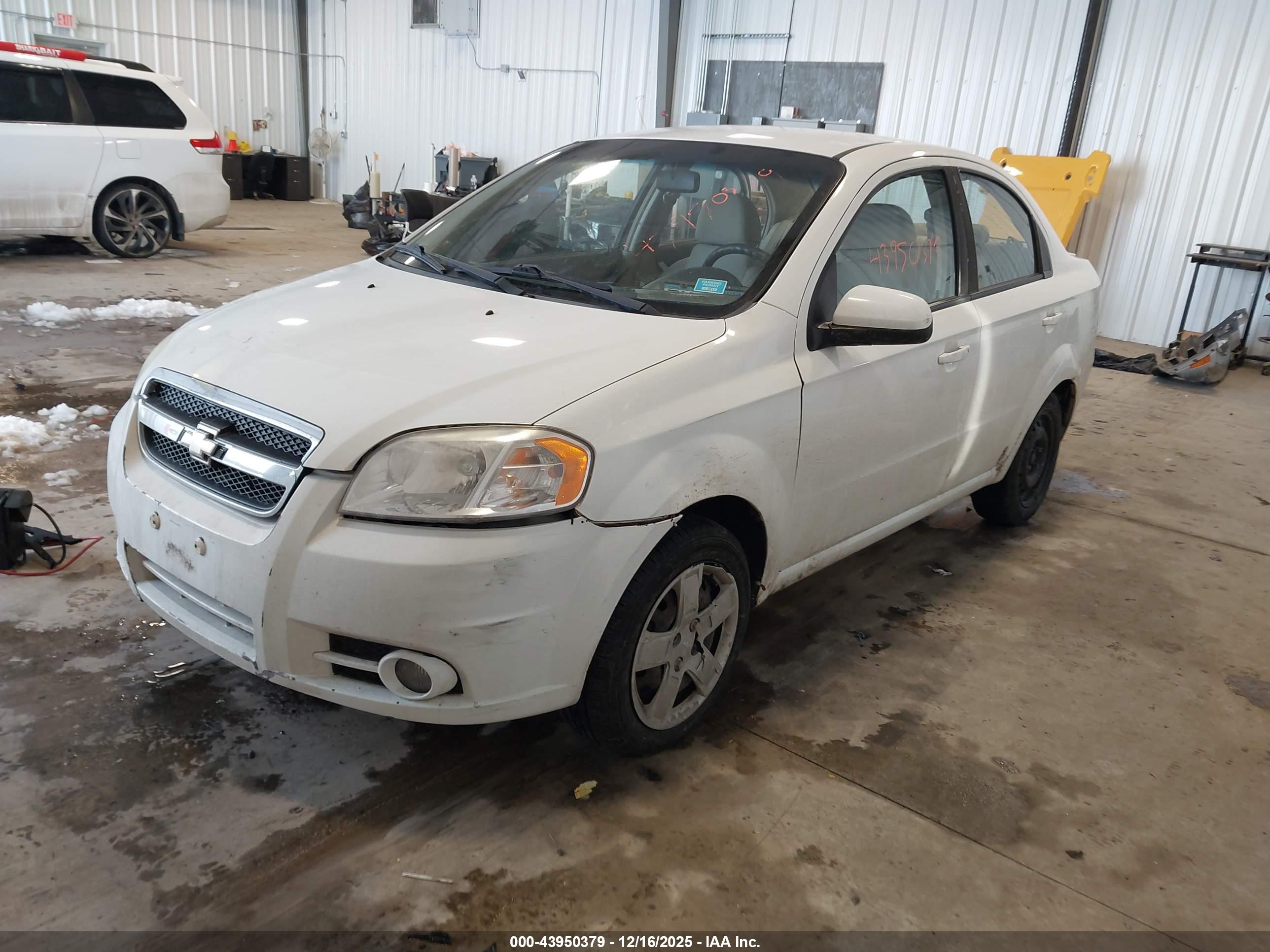 CHEVROLET AVEO image 2