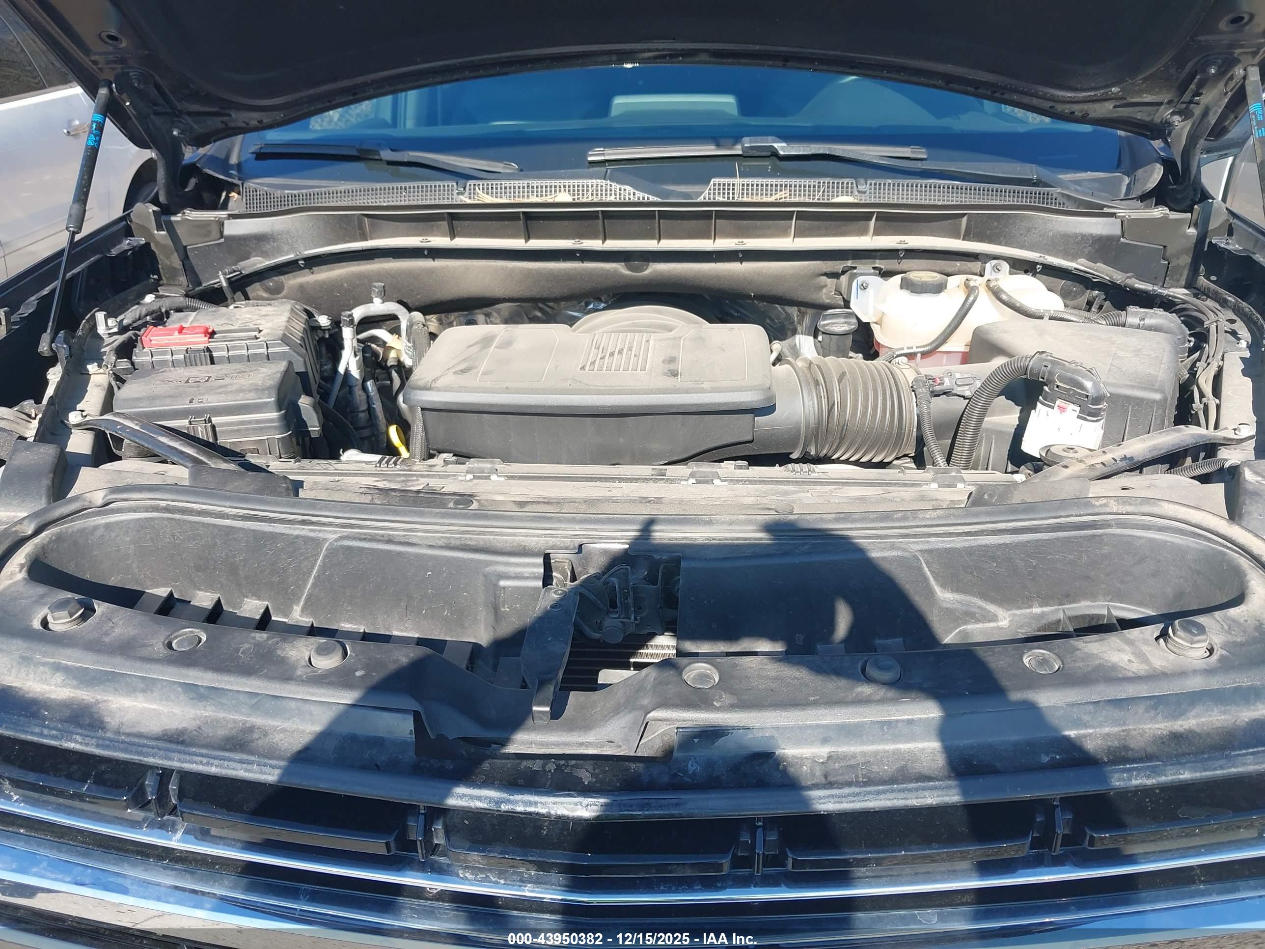 CHEVROLET SUBURBAN image 10