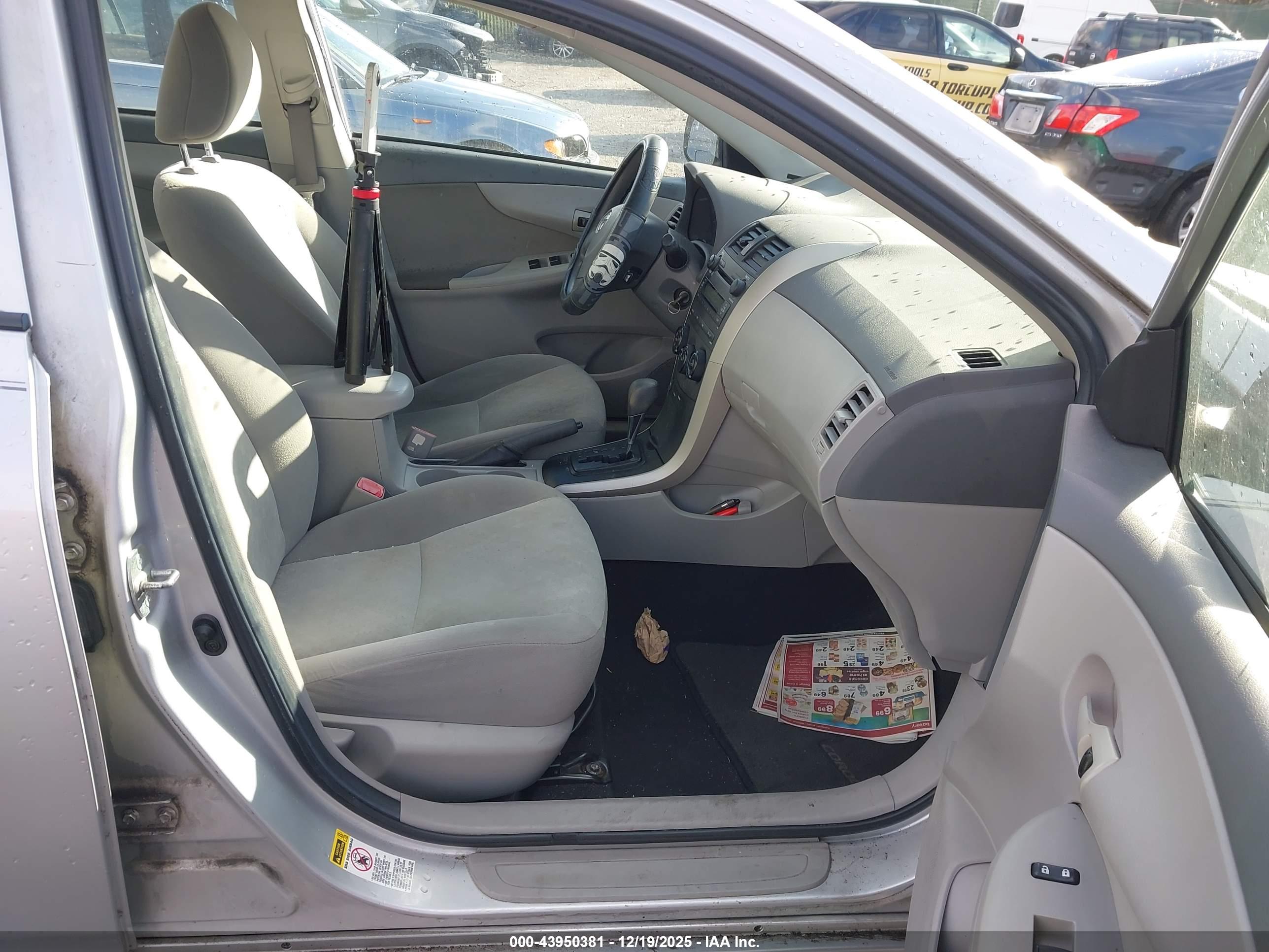 TOYOTA COROLLA image 5