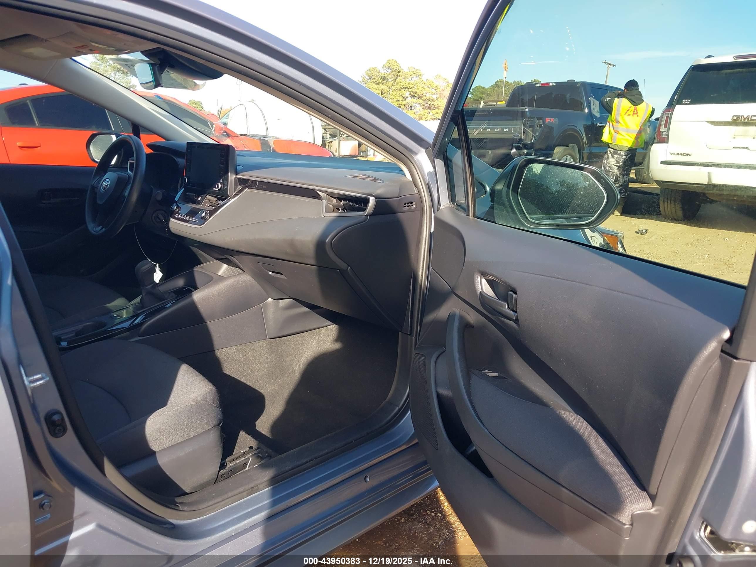 TOYOTA COROLLA image 5