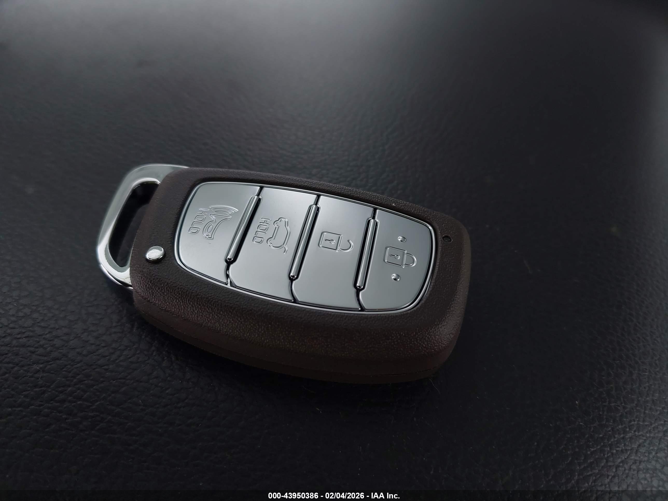 HYUNDAI TUCSON image 11