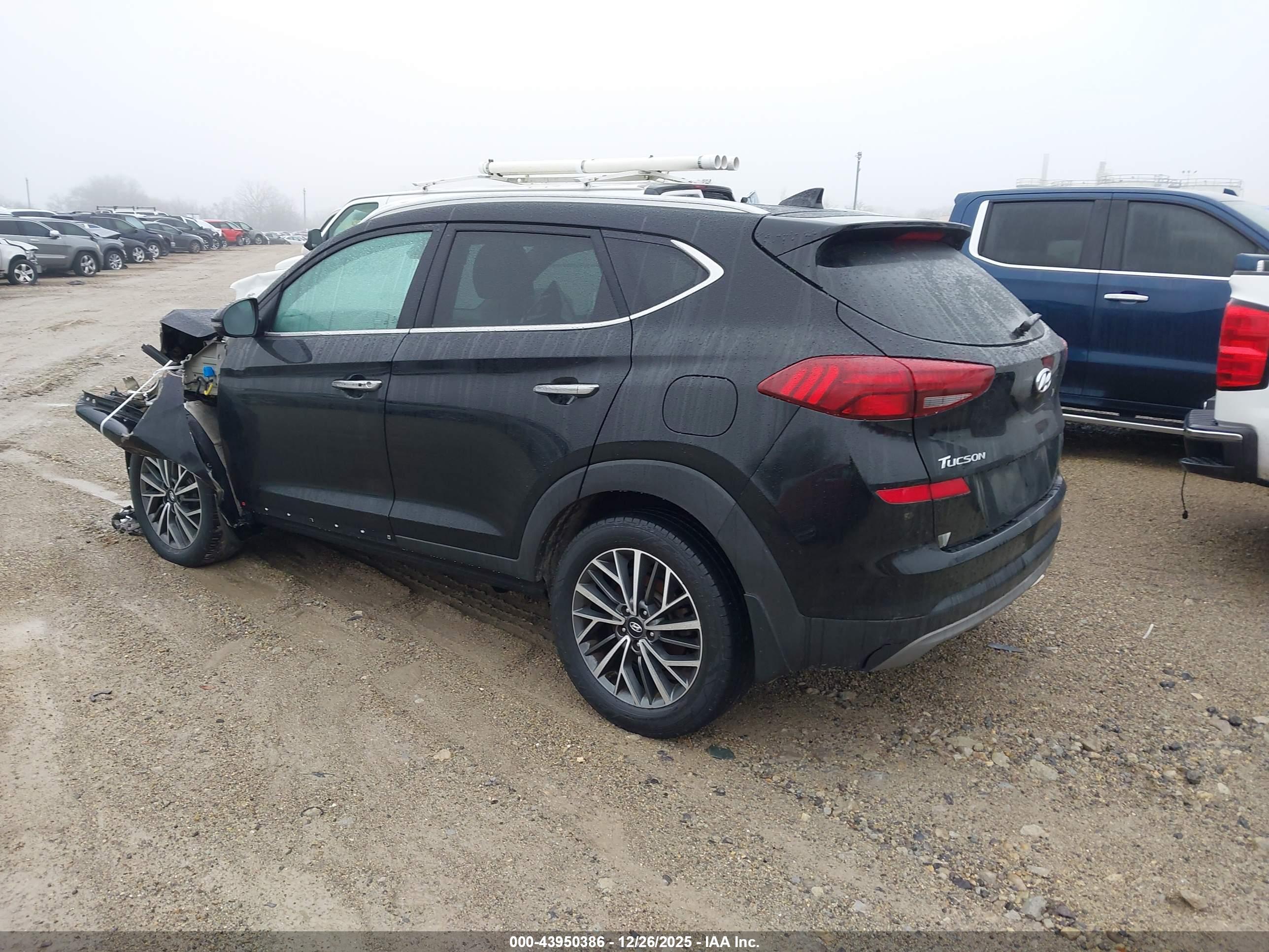 HYUNDAI TUCSON image 3