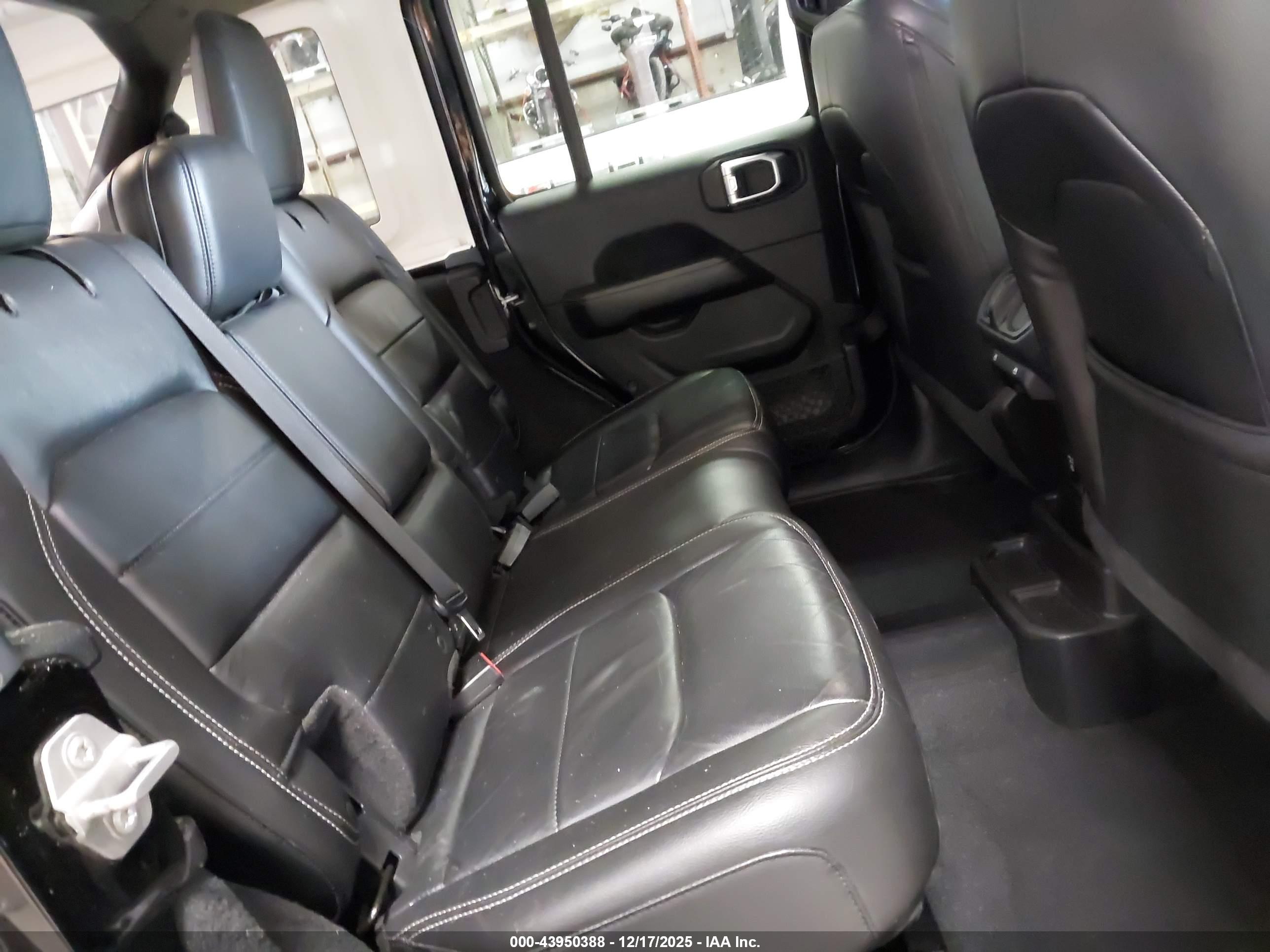 JEEP WRANGLER image 8