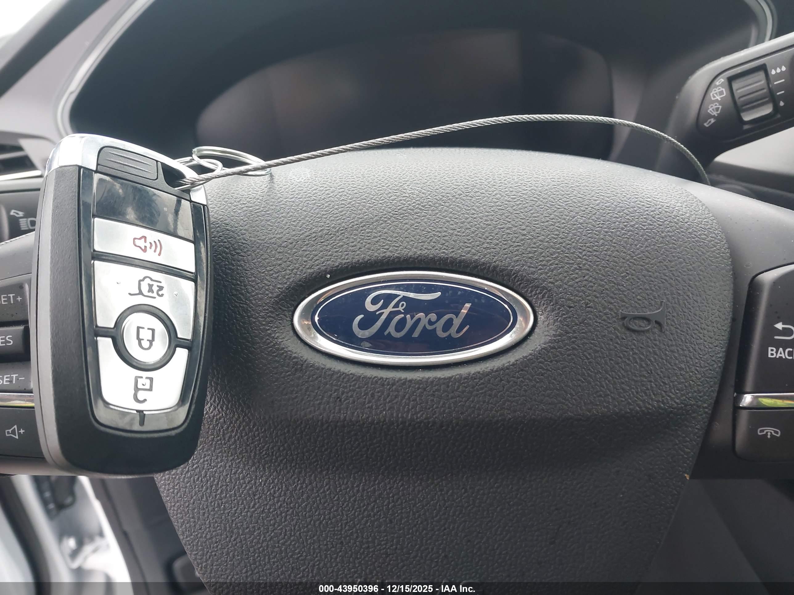 FORD ESCAPE image 11