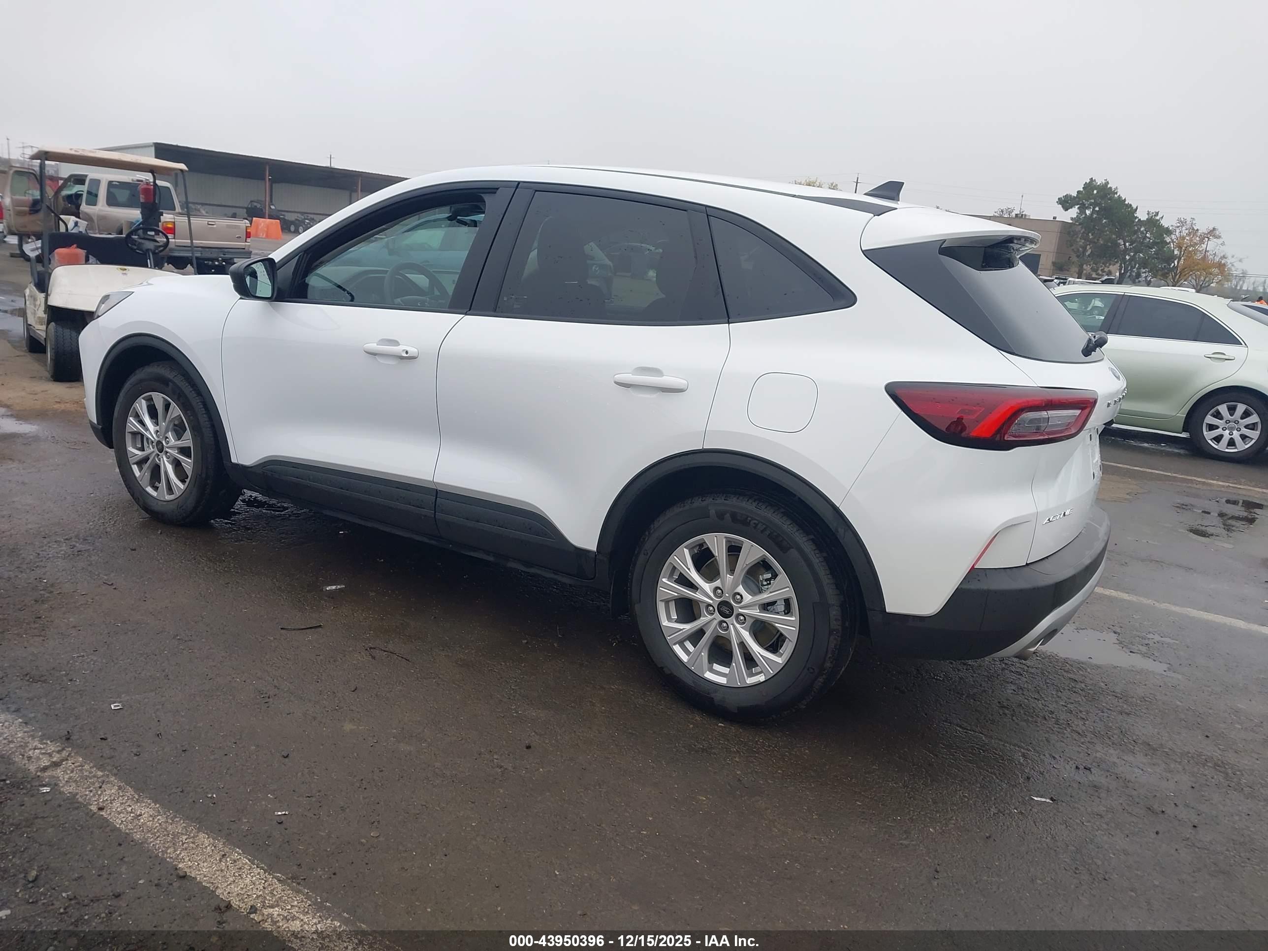 FORD ESCAPE image 3