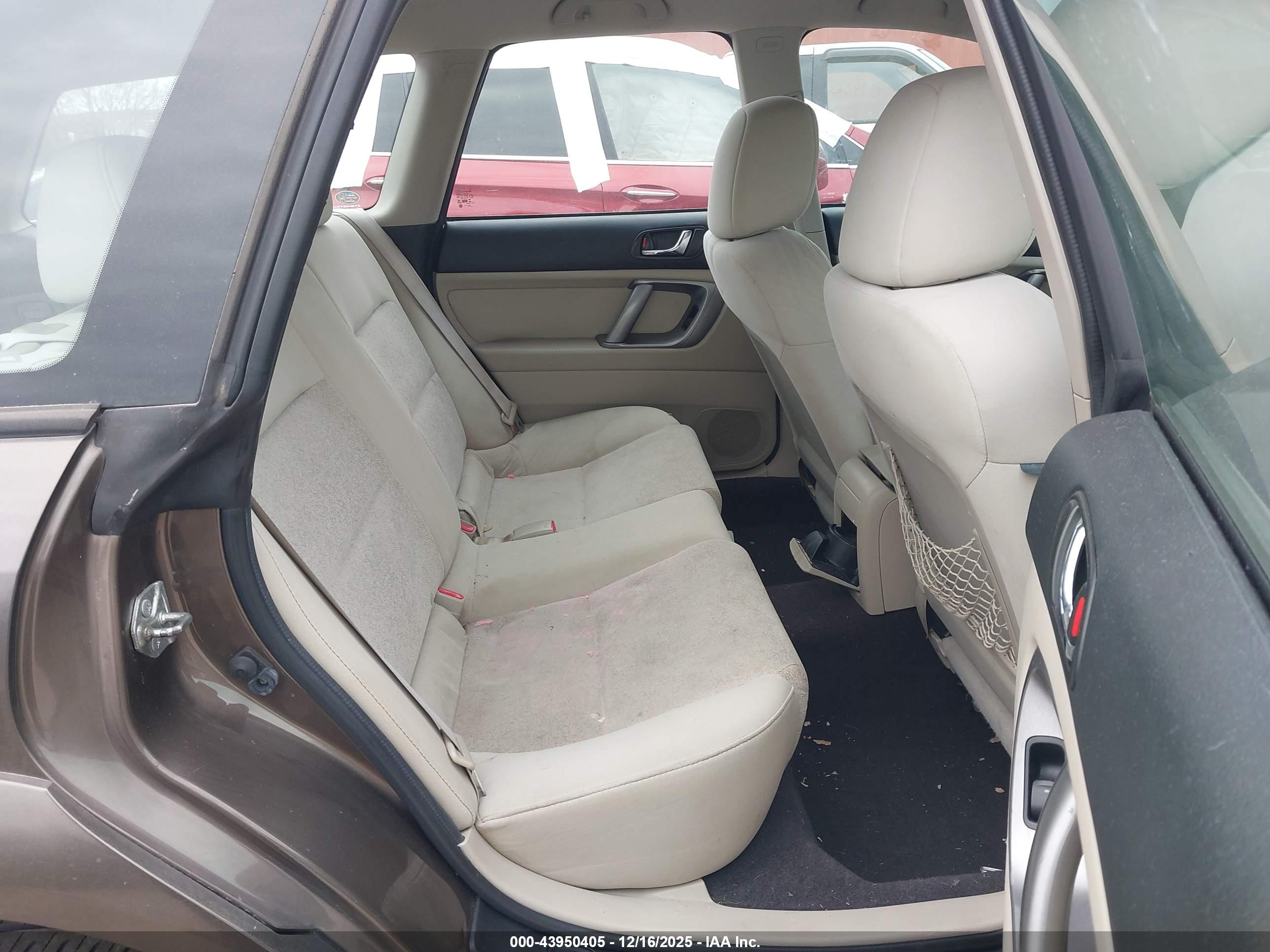 SUBARU OUTBACK image 8