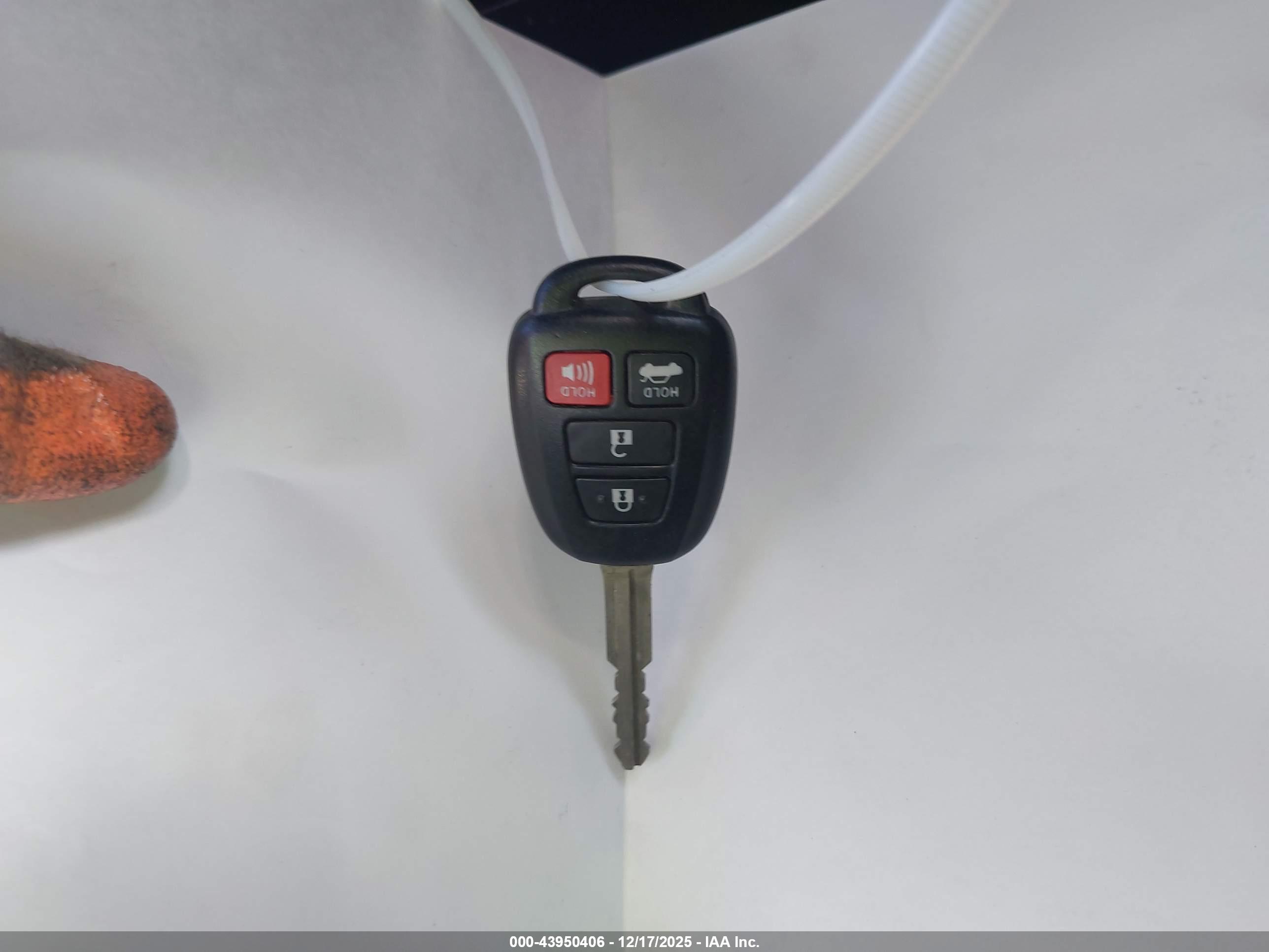 TOYOTA CAMRY image 11