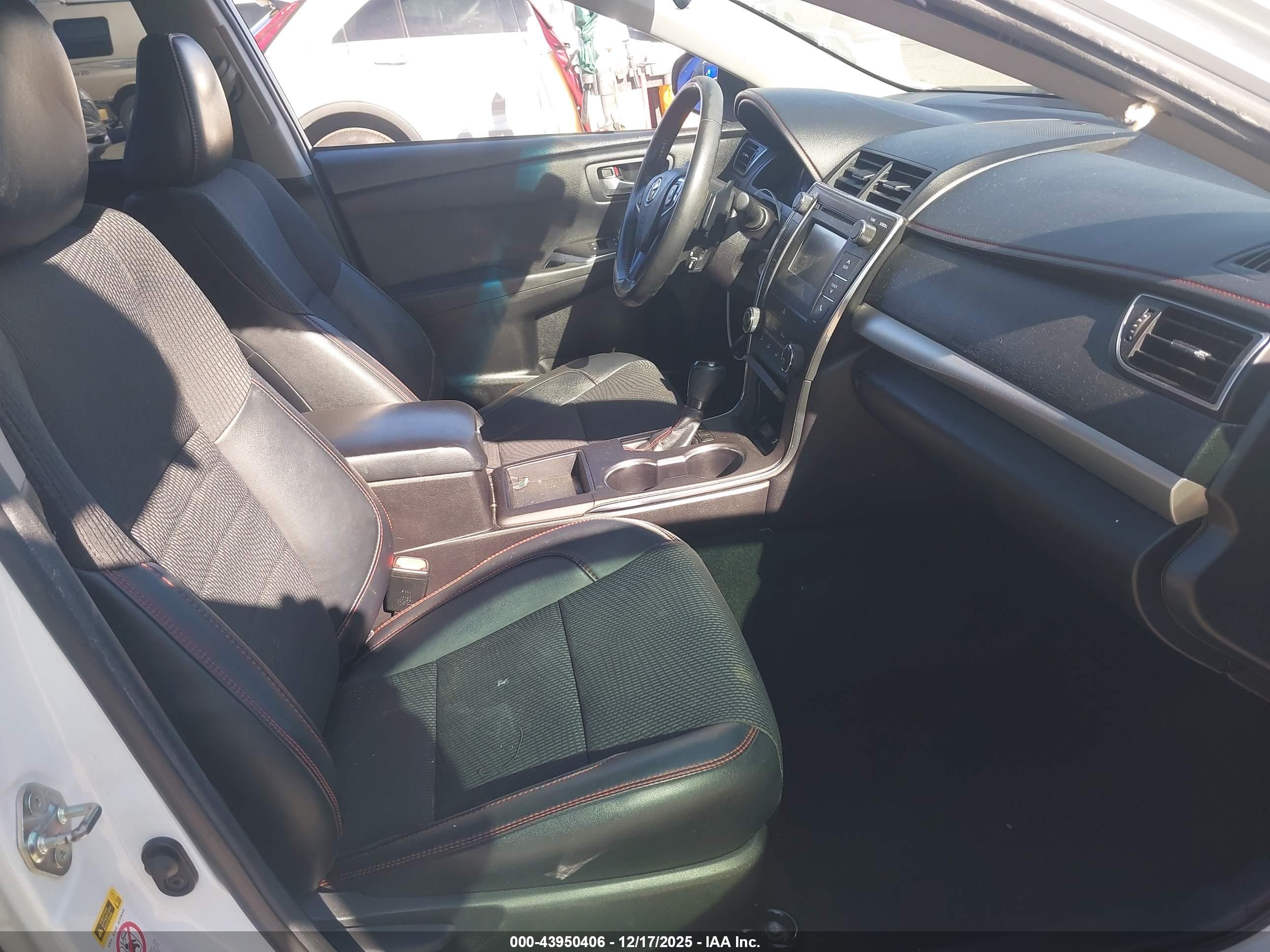 TOYOTA CAMRY image 5